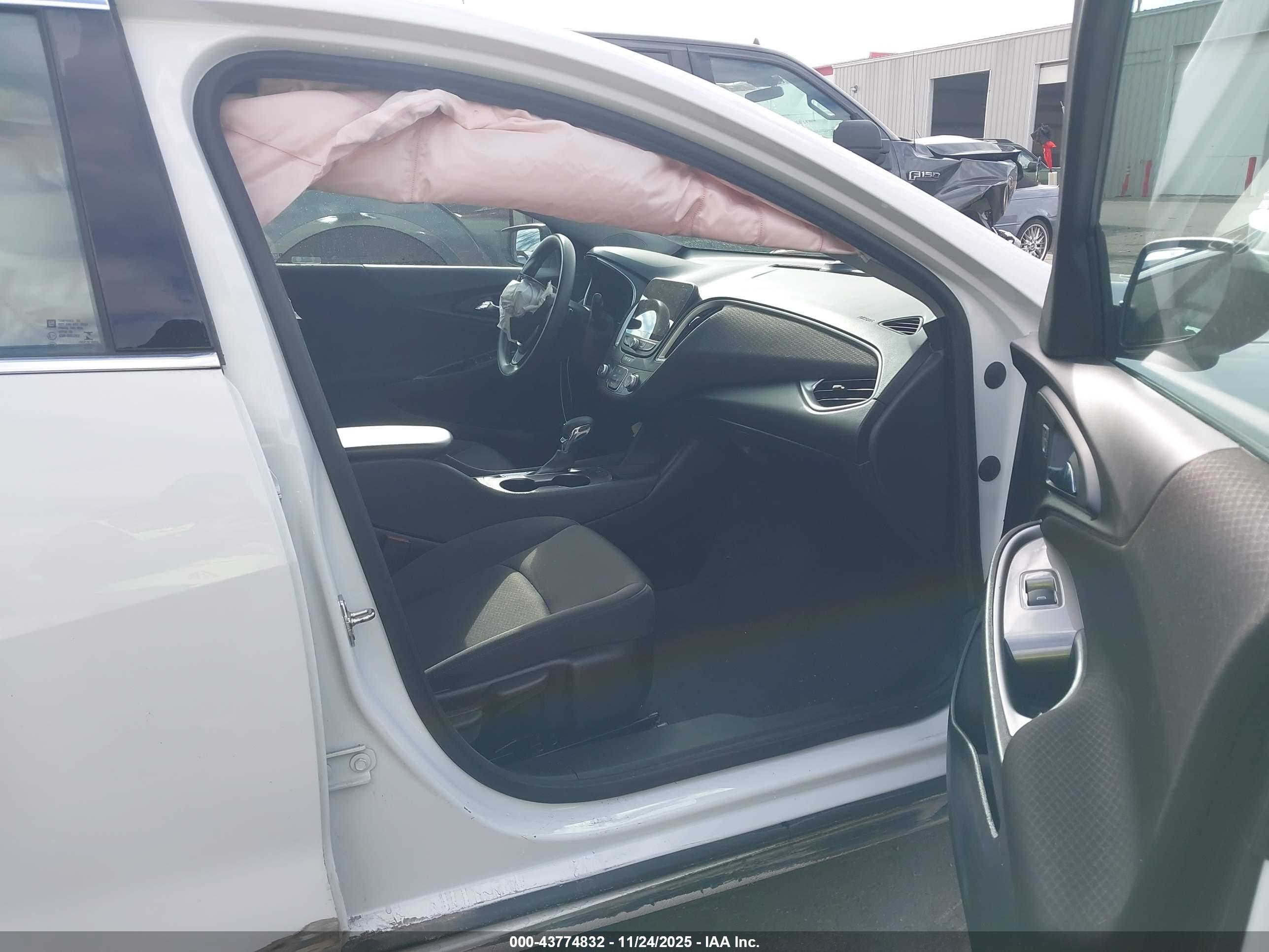 CHEVROLET MALIBU image 5