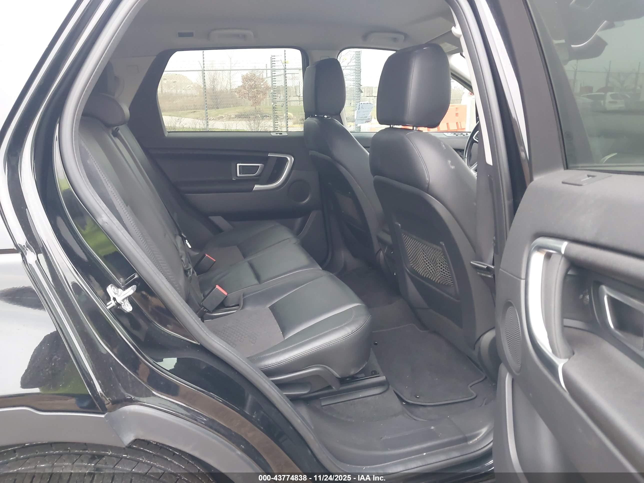 LAND ROVER image 8