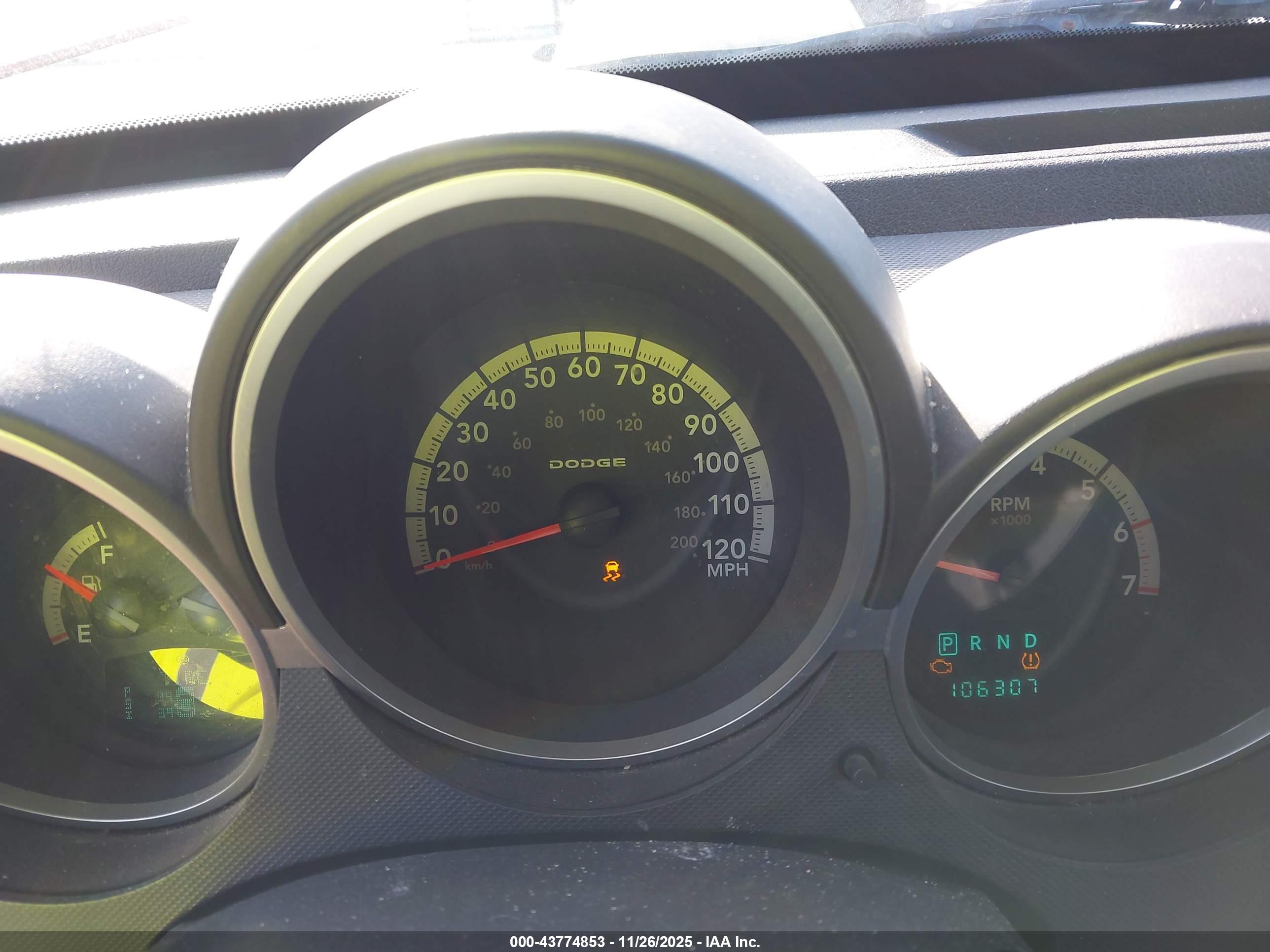 DODGE NITRO image 7