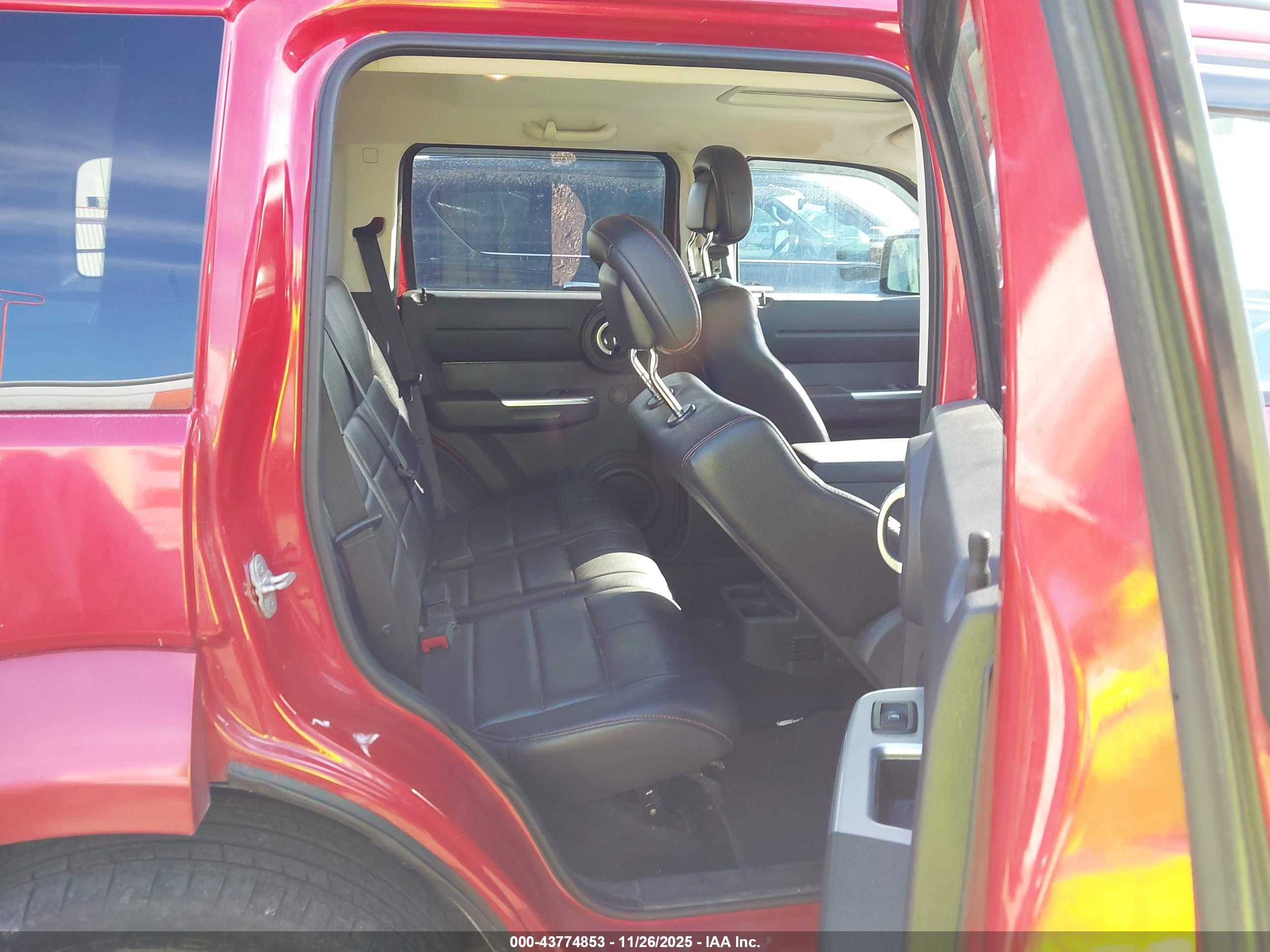 DODGE NITRO image 8