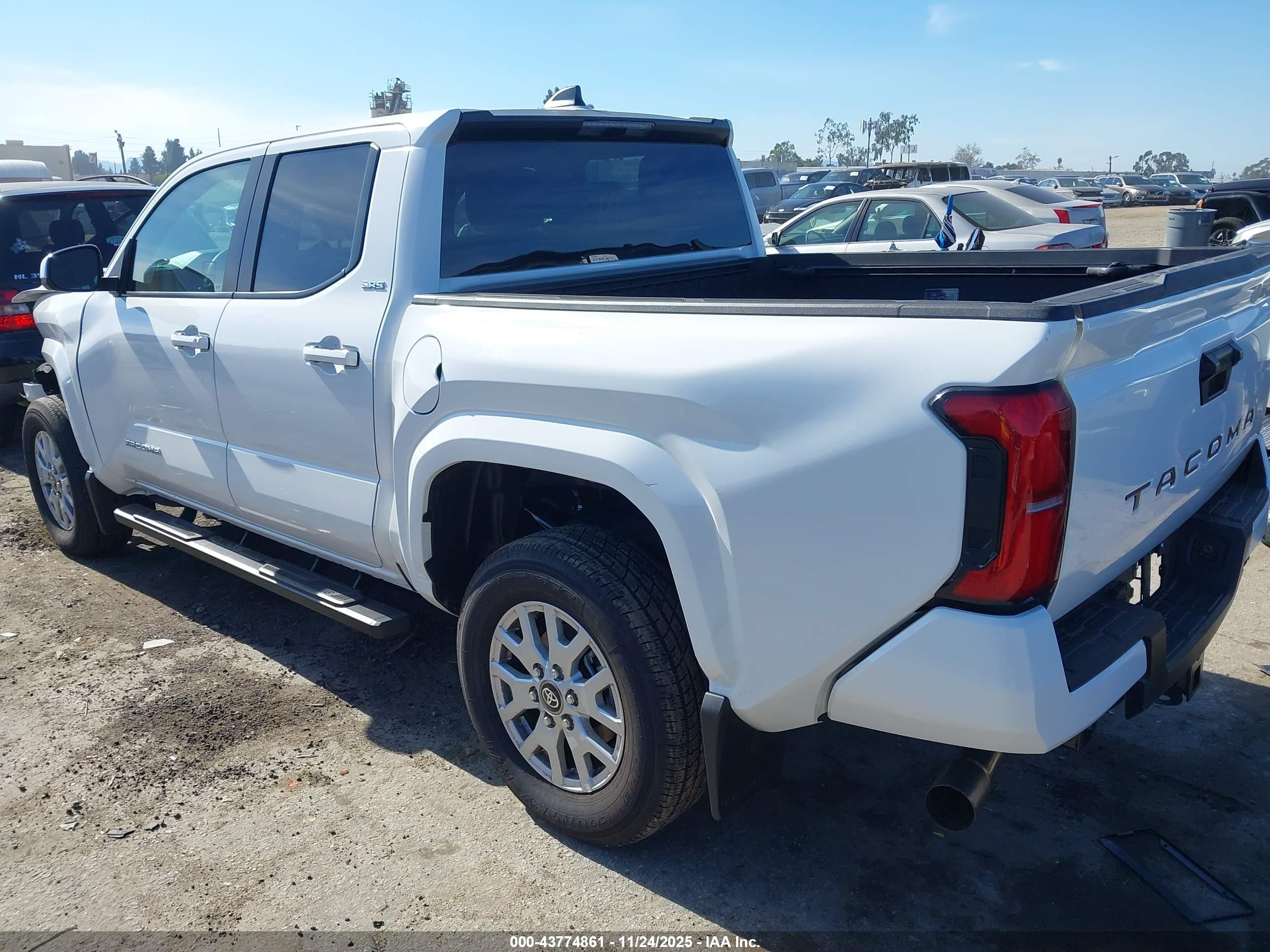 TOYOTA TACOMA image 3