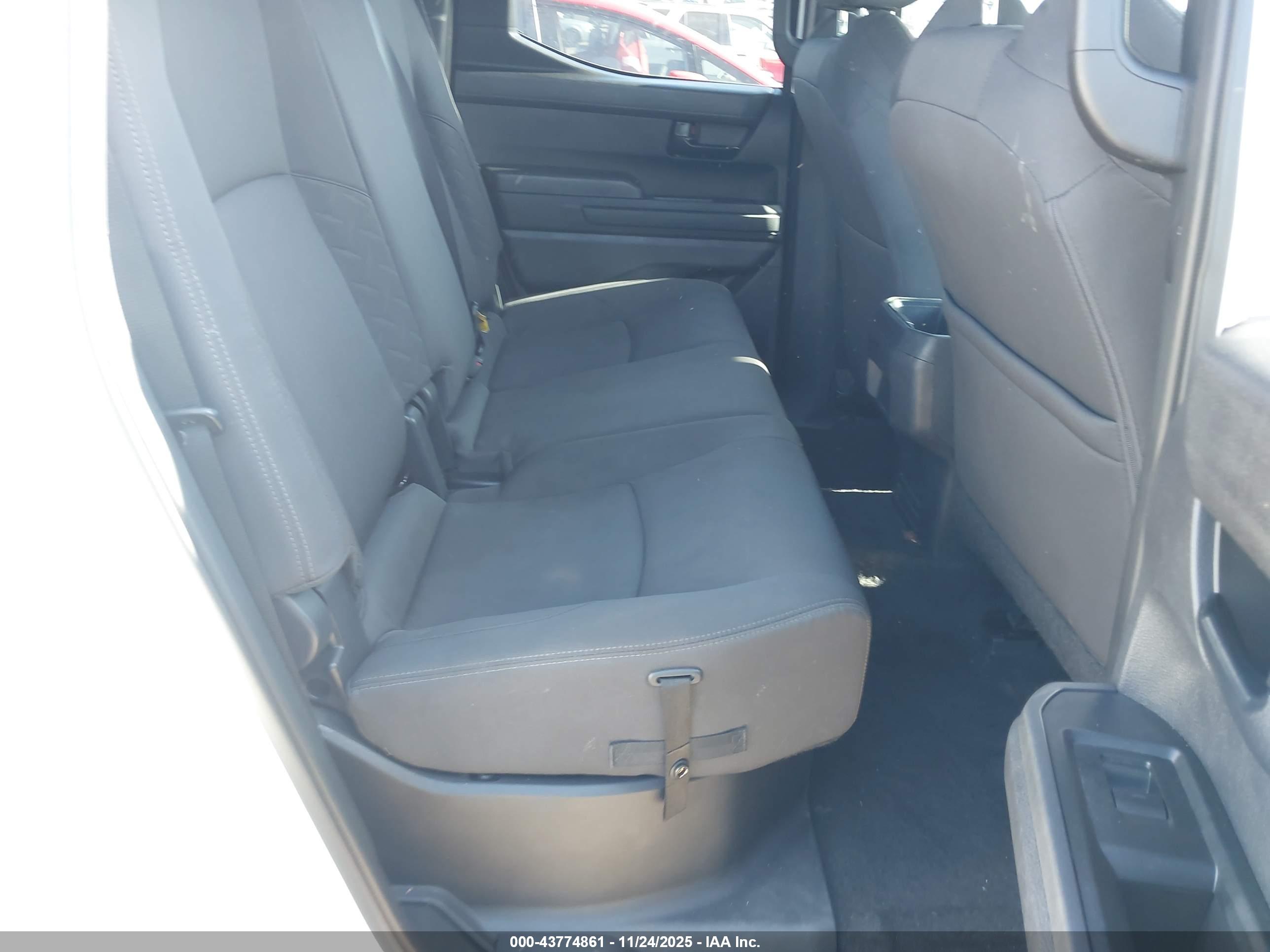 TOYOTA TACOMA image 8
