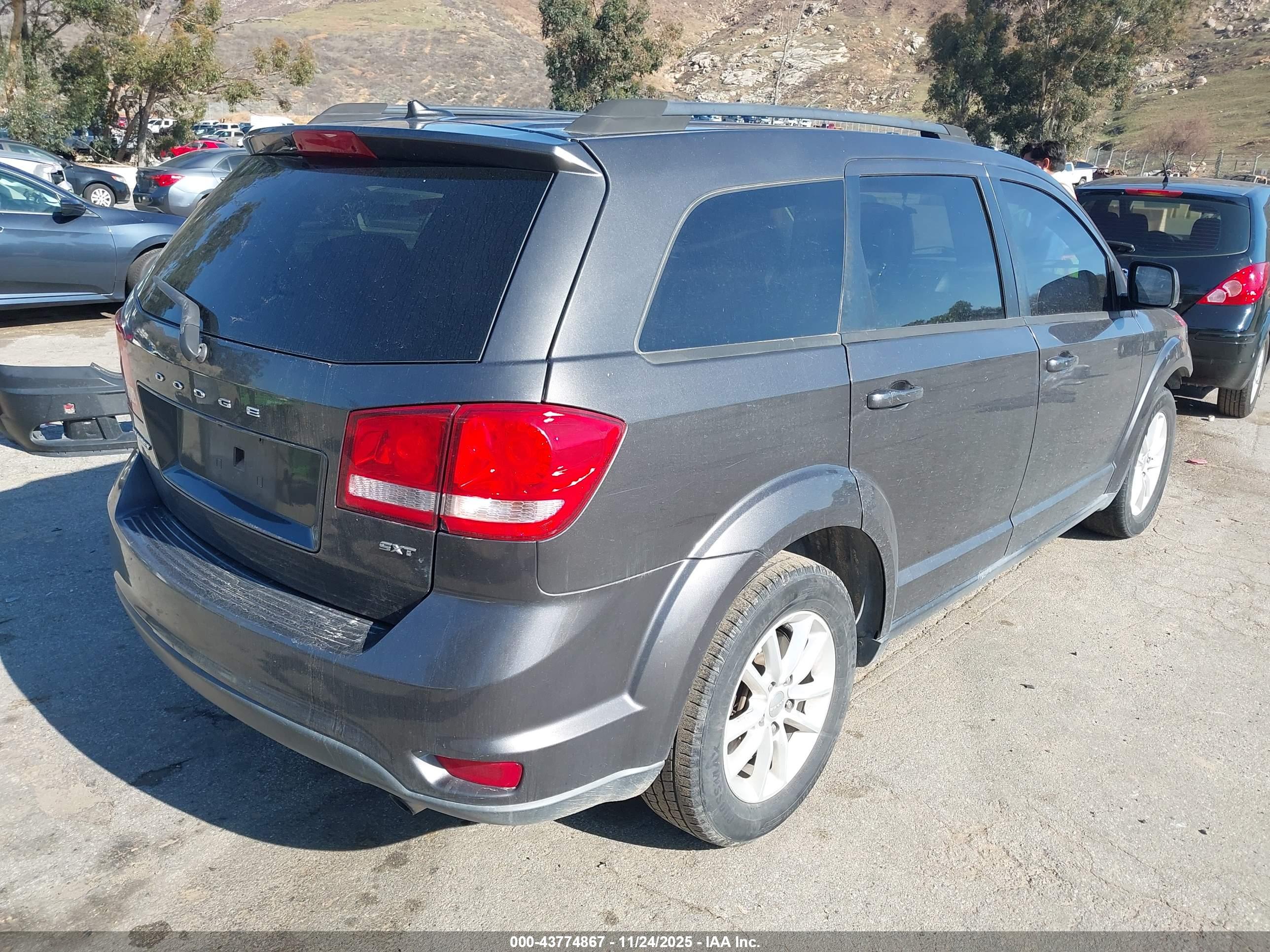 DODGE JOURNEY image 4