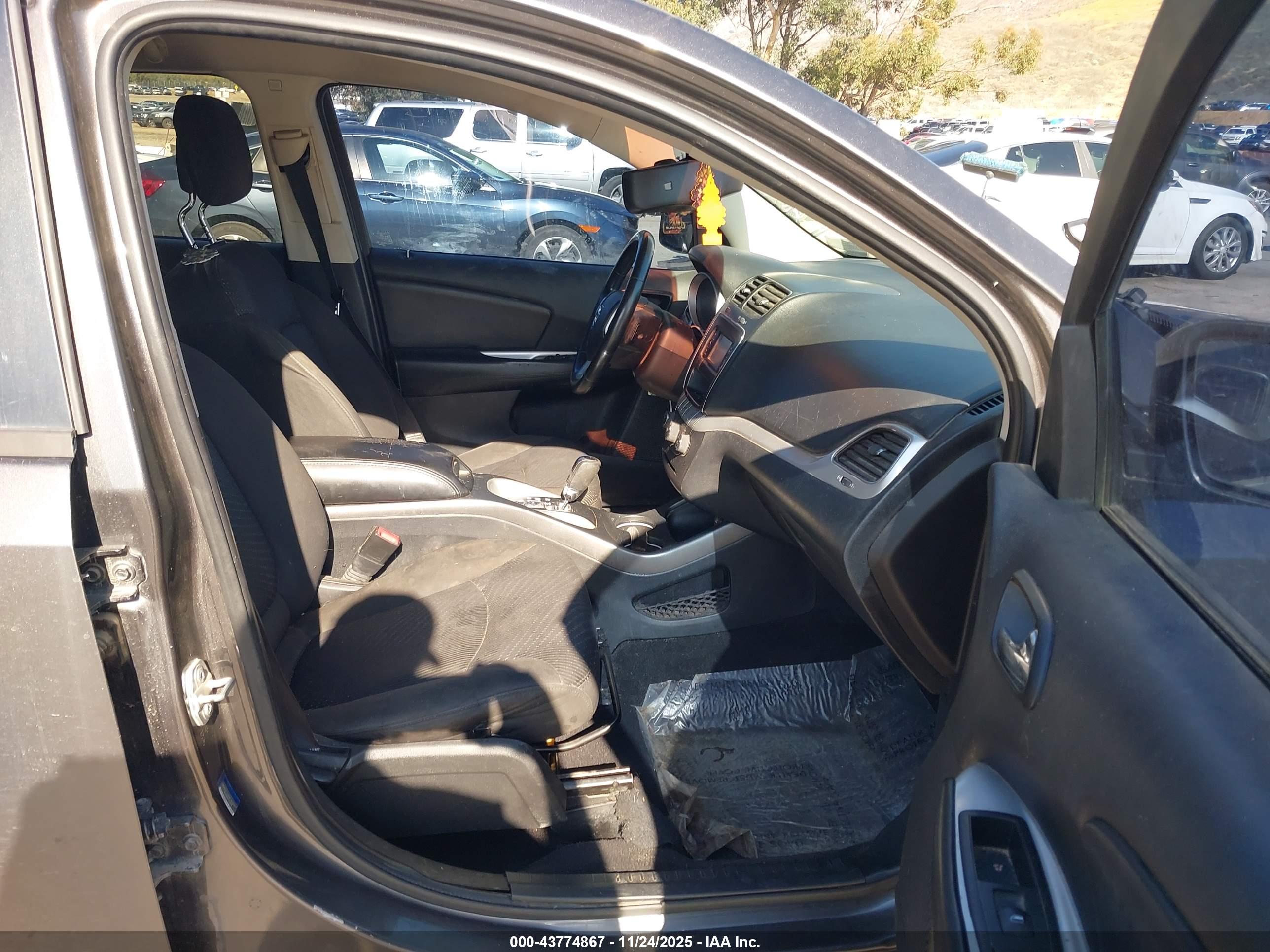 DODGE JOURNEY image 5
