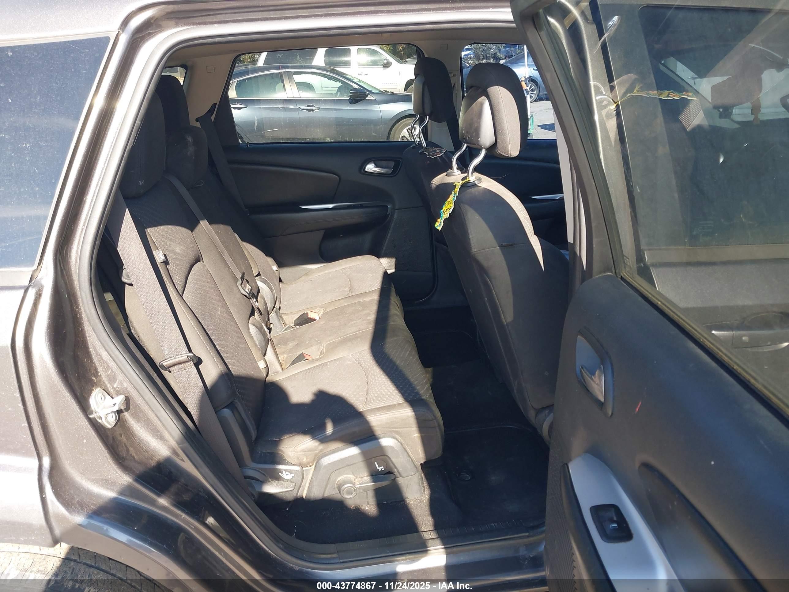 DODGE JOURNEY image 8