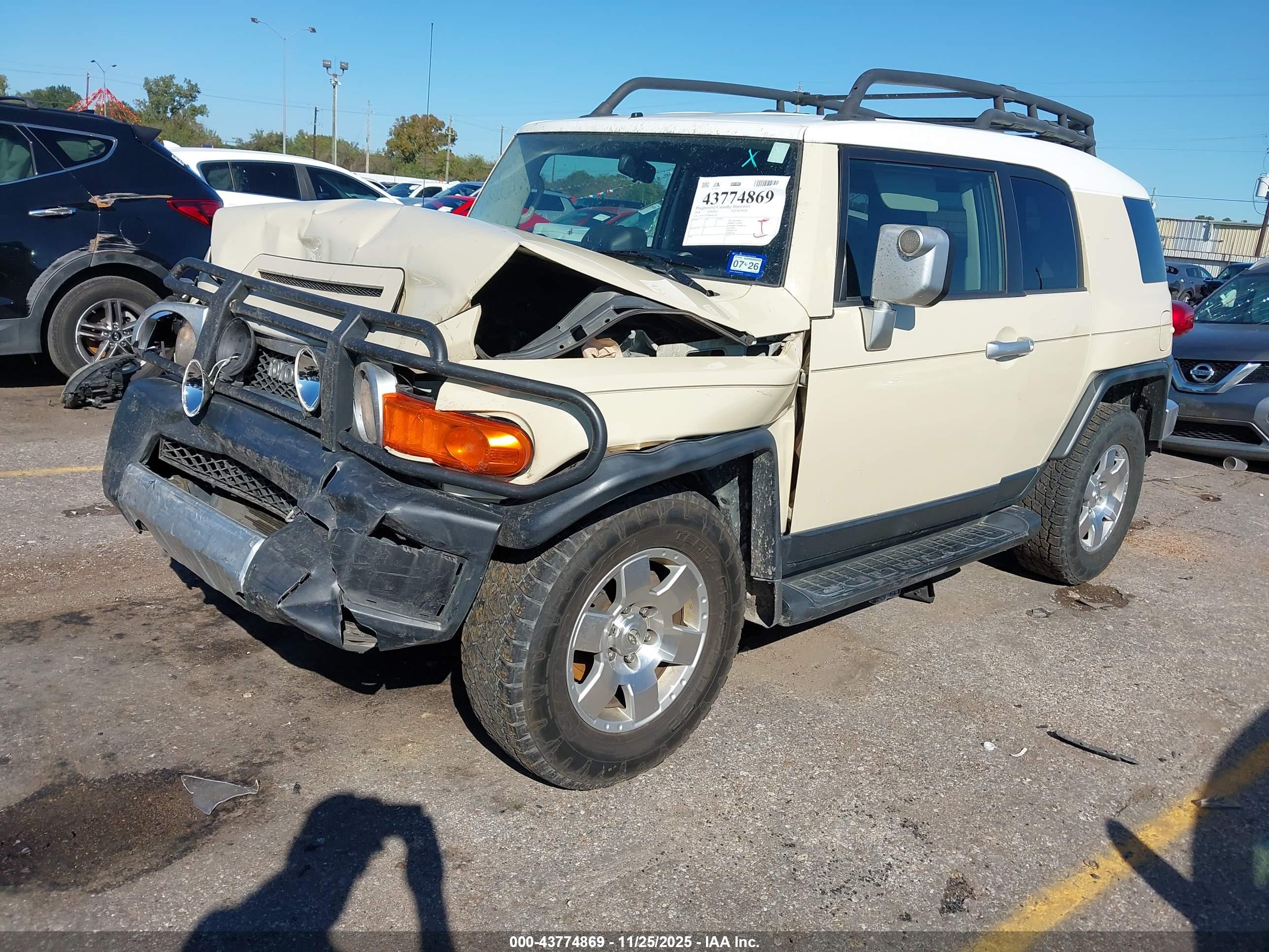 TOYOTA FJ image 2