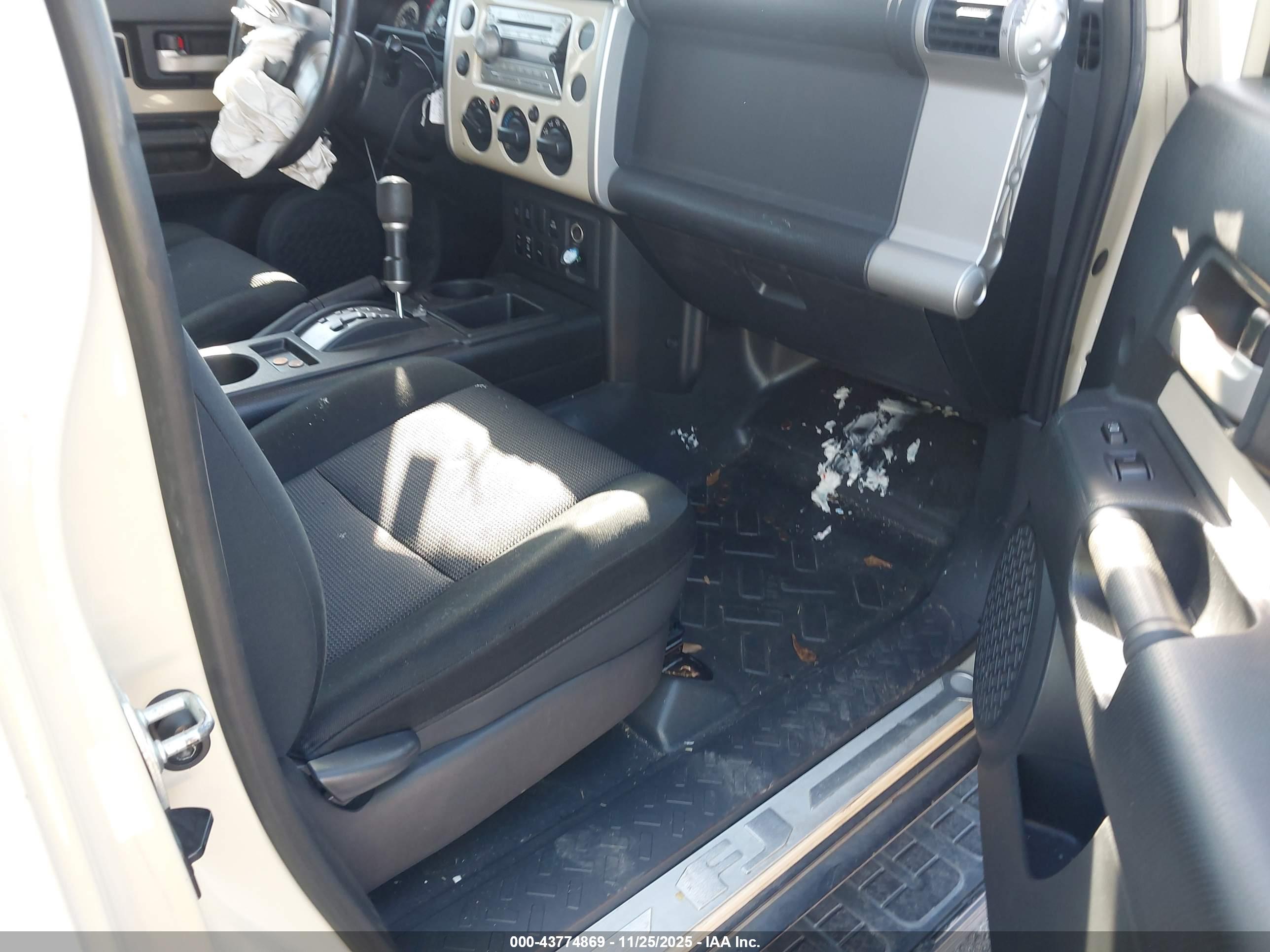 TOYOTA FJ image 5