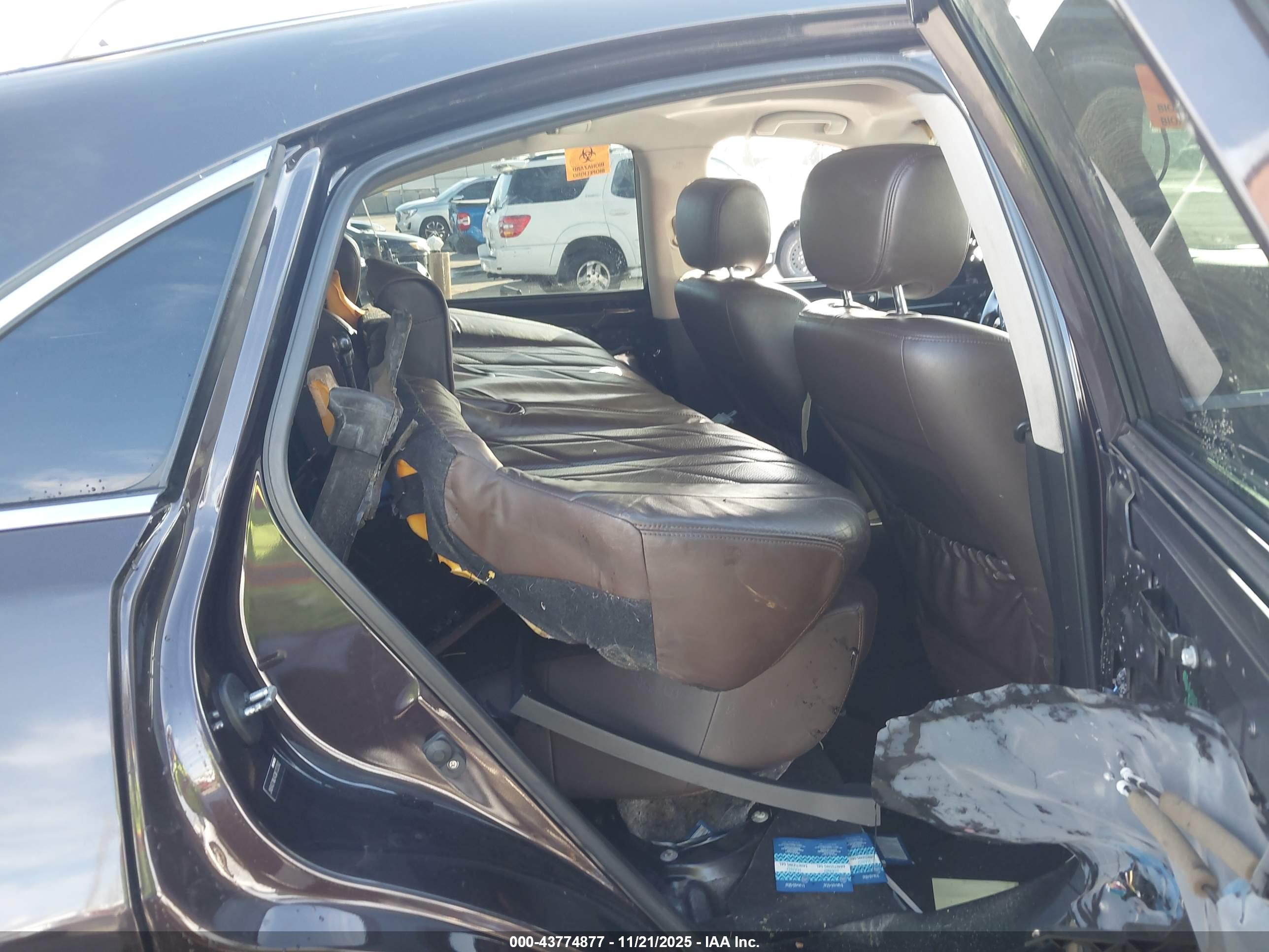 INFINITI FX35 image 8