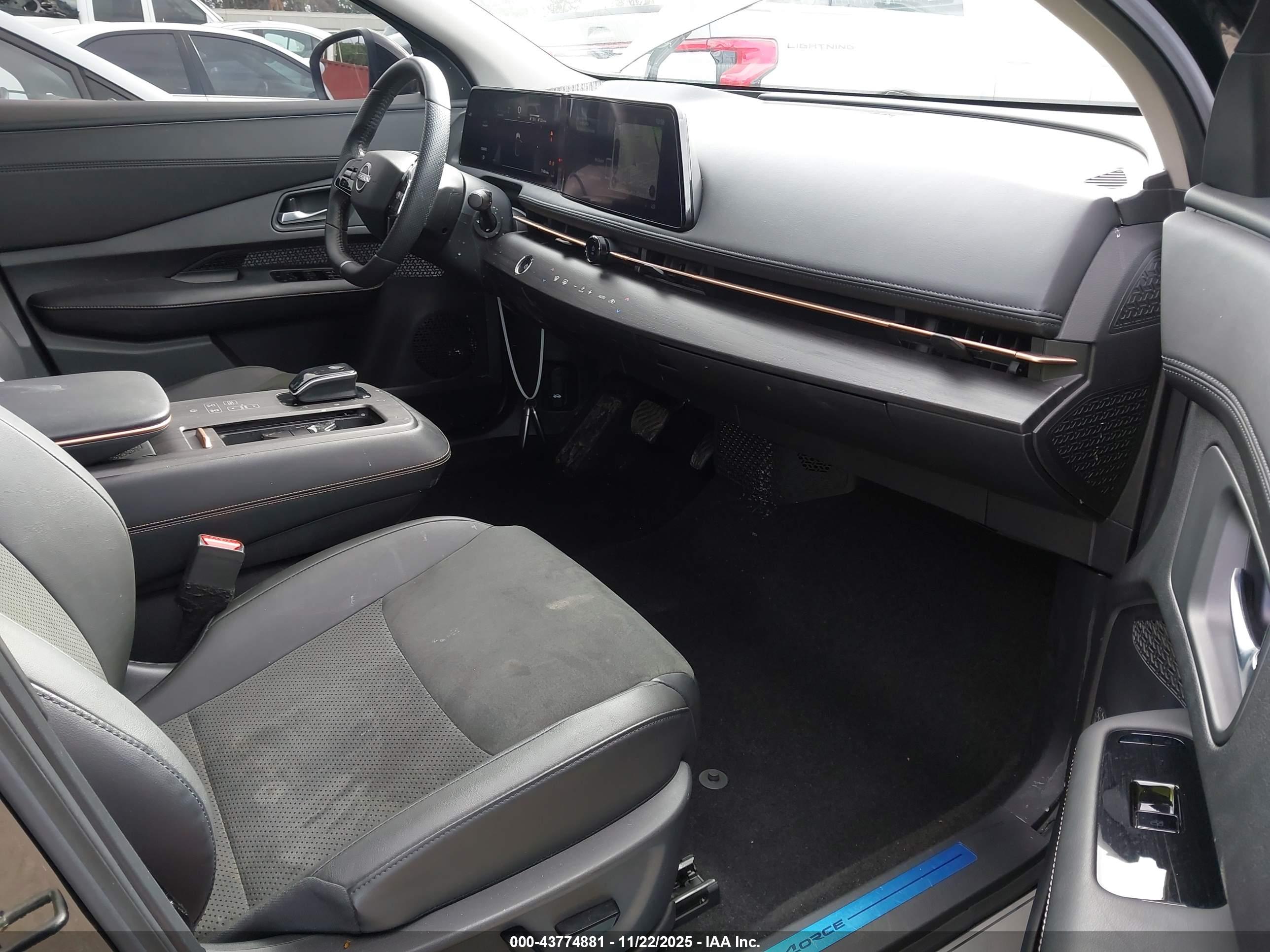 NISSAN ARIYA image 5