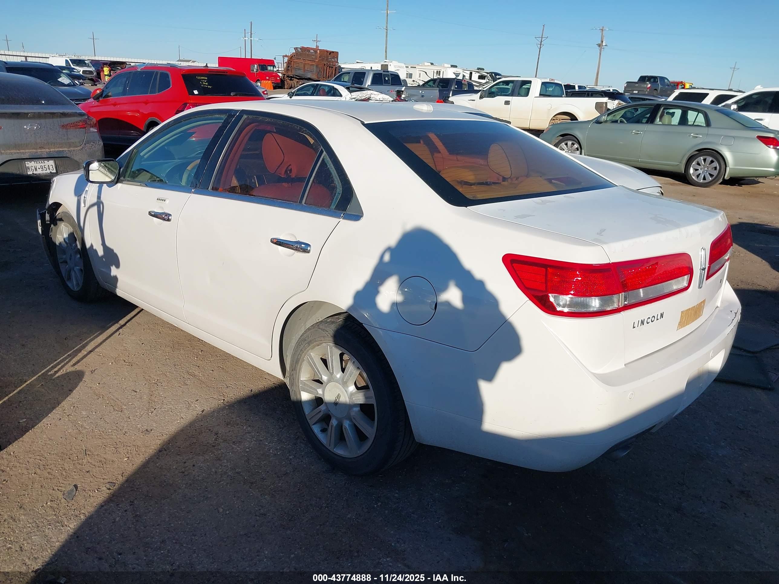LINCOLN MKZ image 3