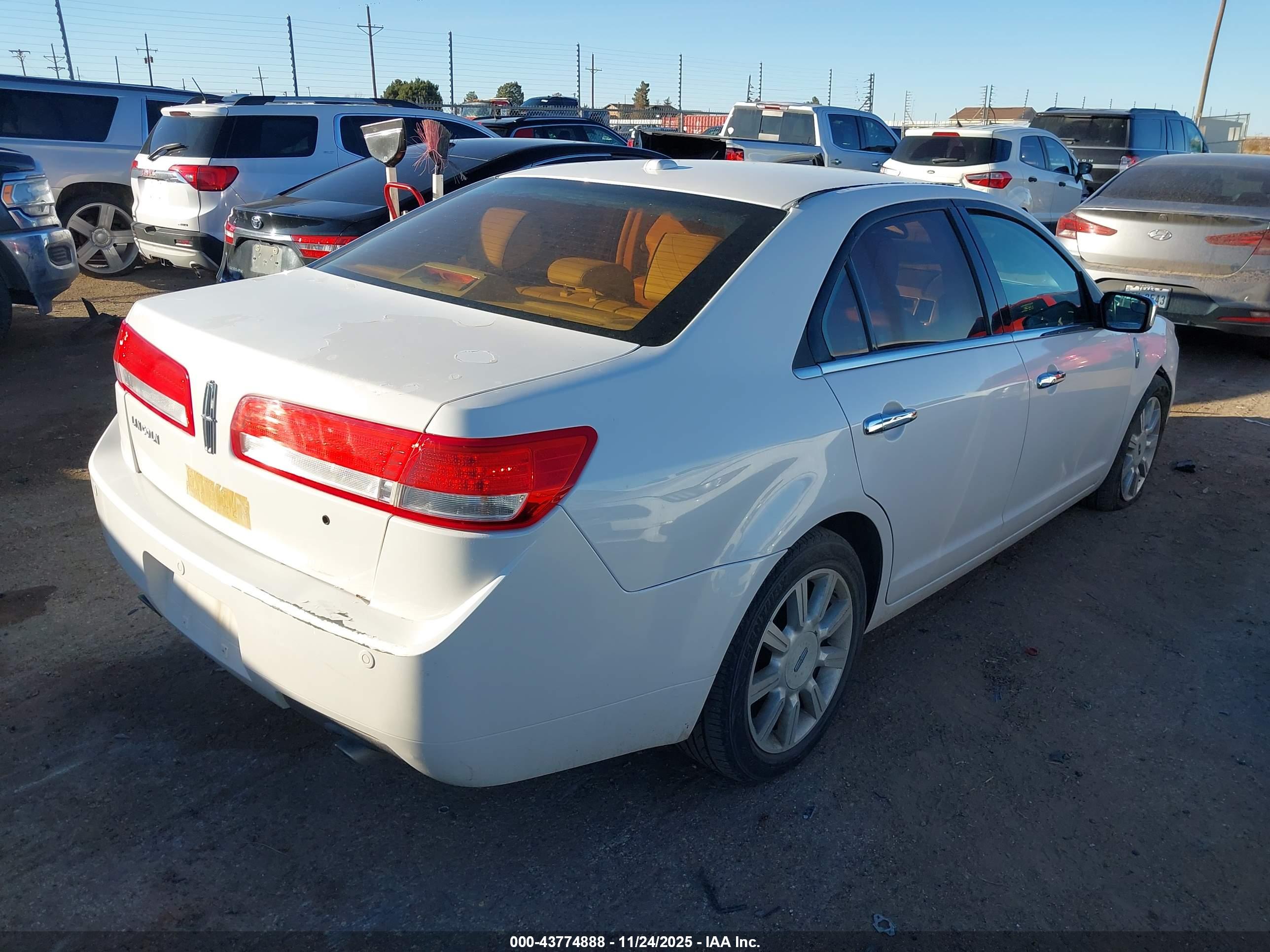 LINCOLN MKZ image 4