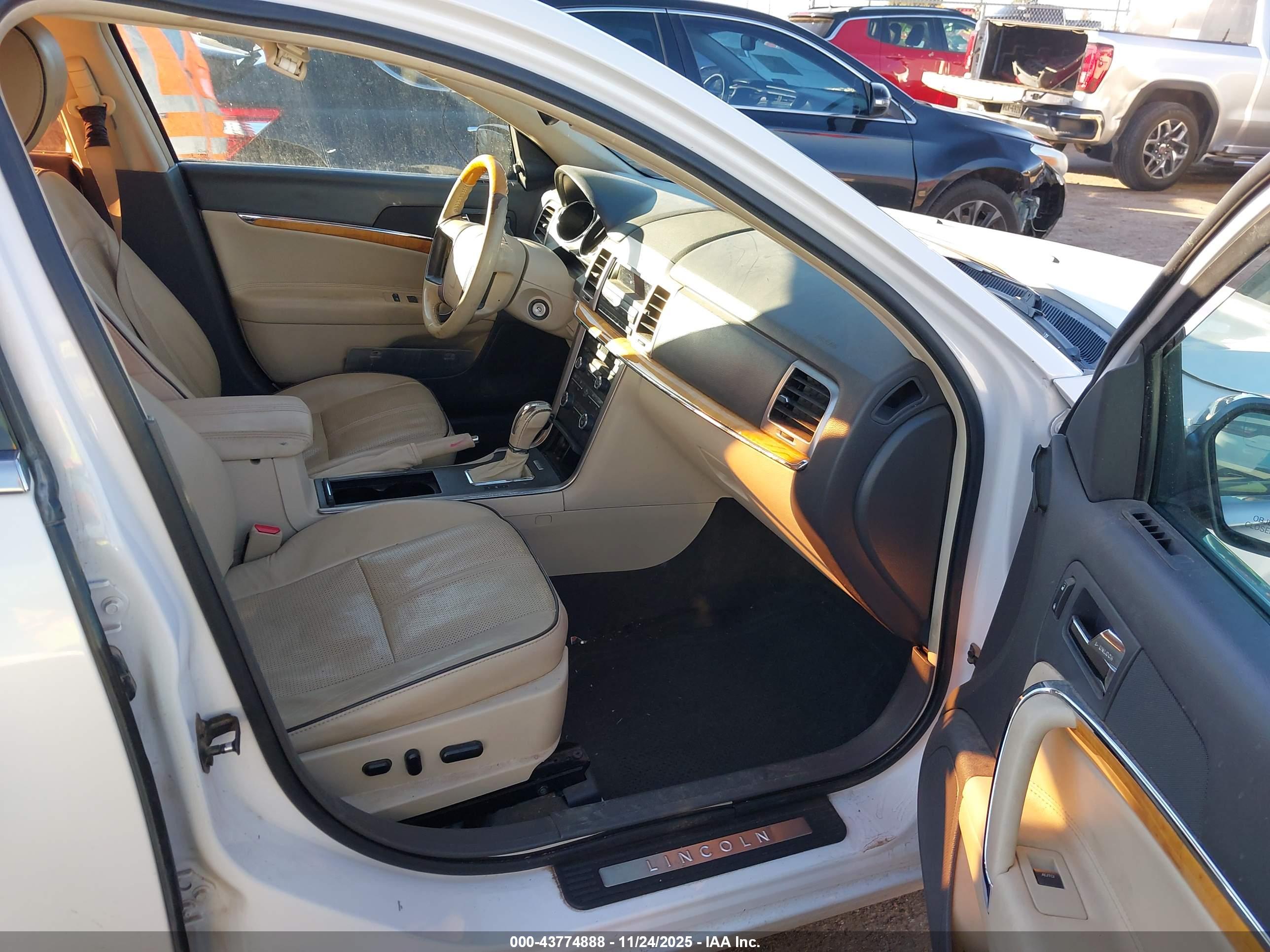 LINCOLN MKZ image 5