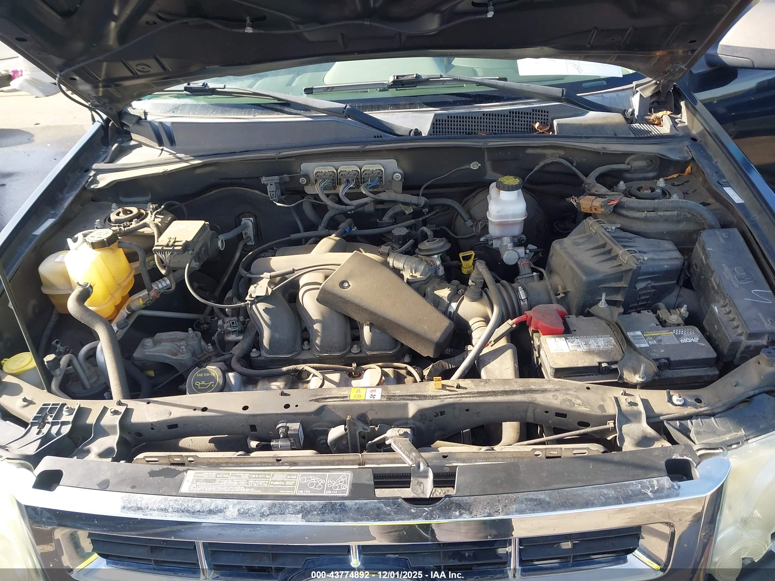 FORD ESCAPE image 10