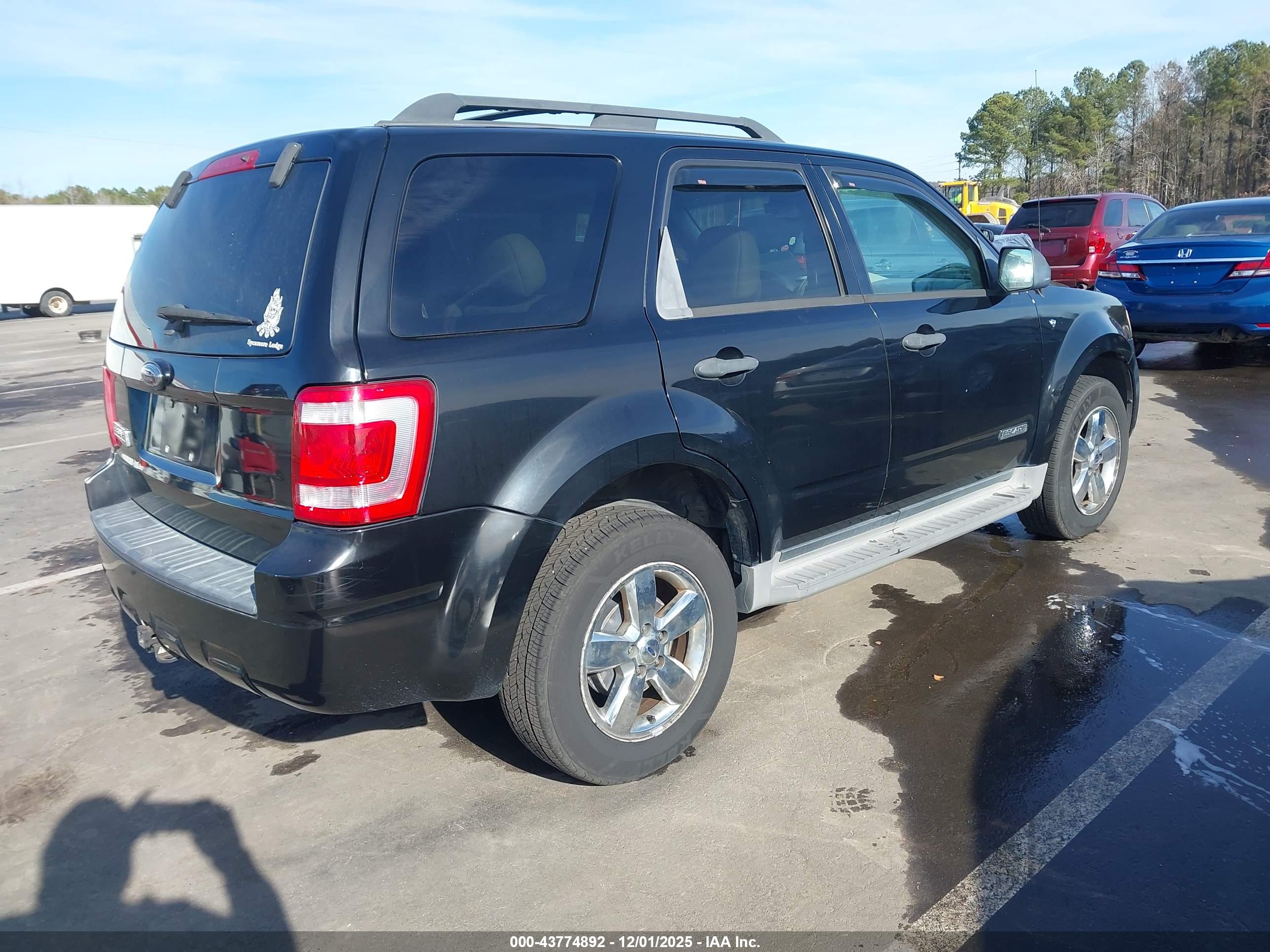 FORD ESCAPE image 4