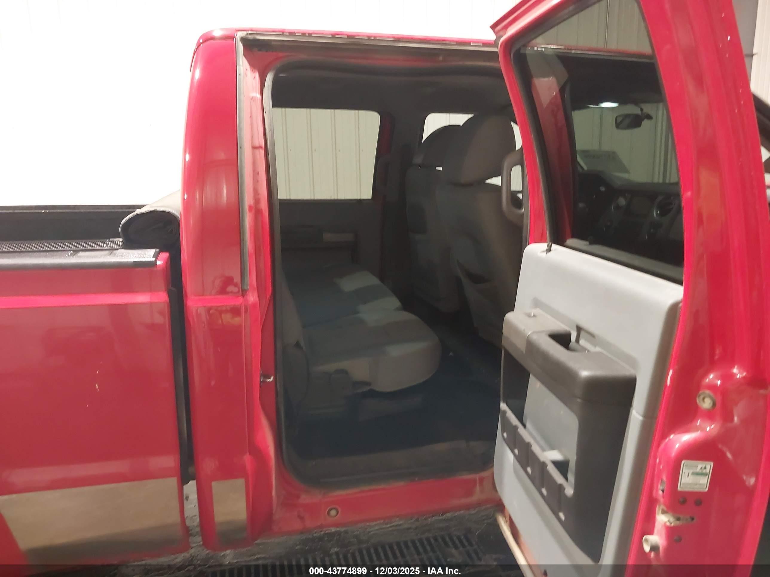 FORD F-350 image 8