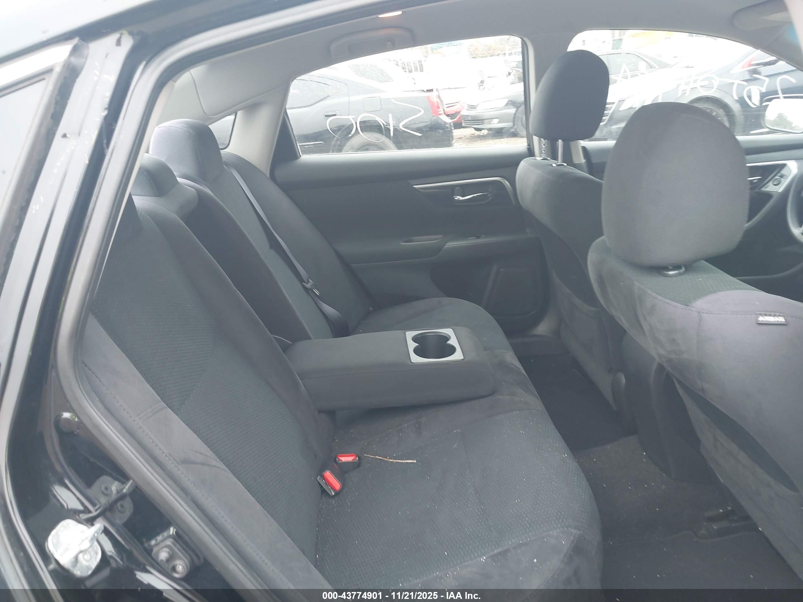 NISSAN ALTIMA image 8