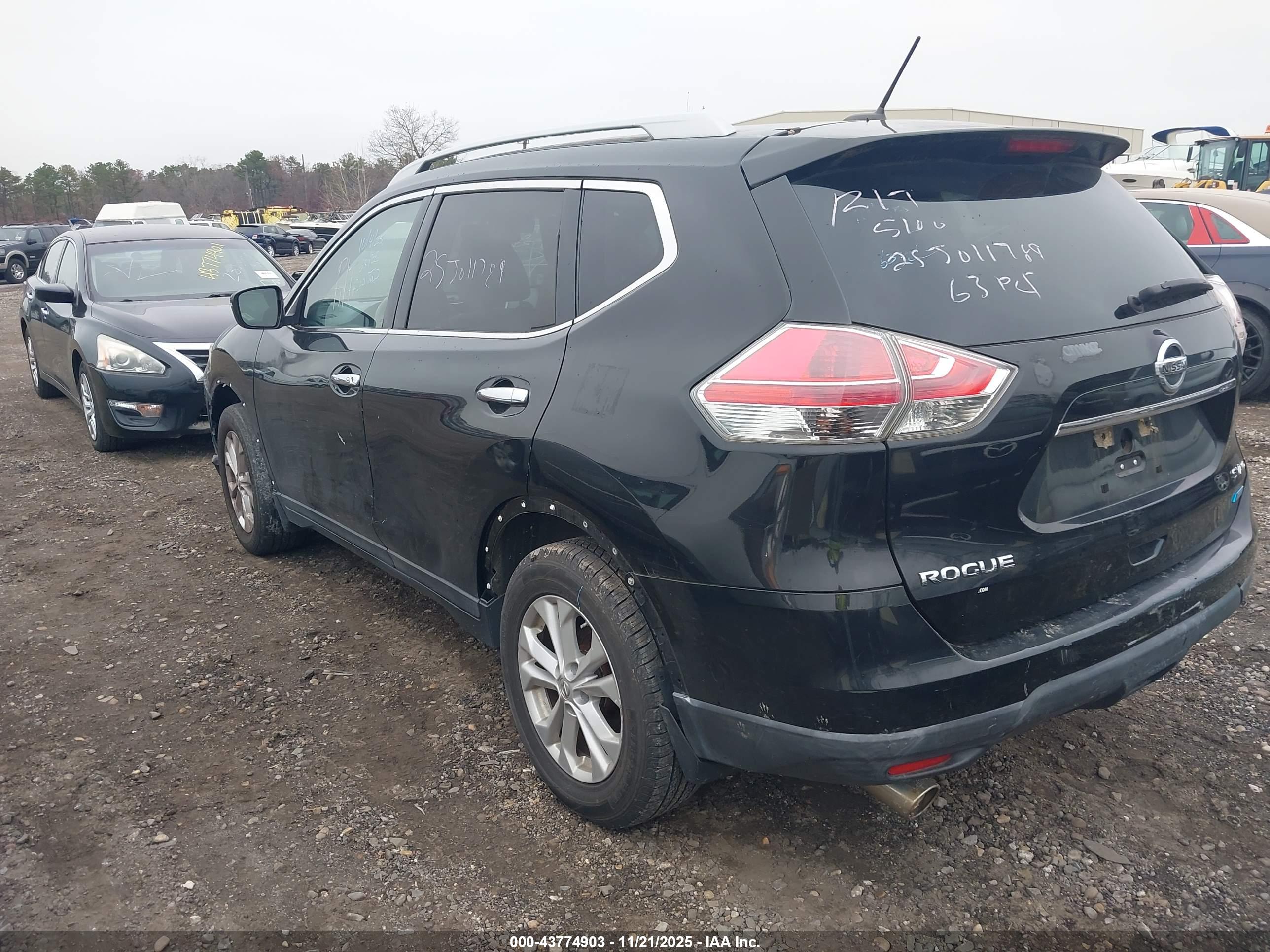 NISSAN ROGUE image 3
