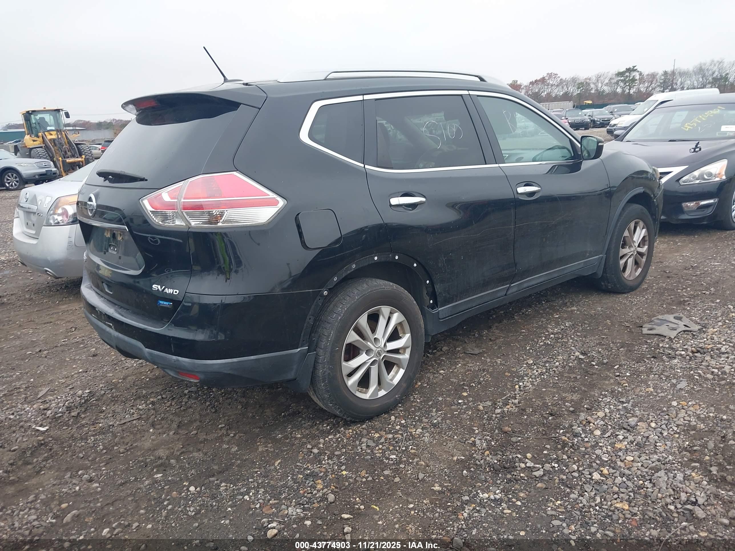 NISSAN ROGUE image 4