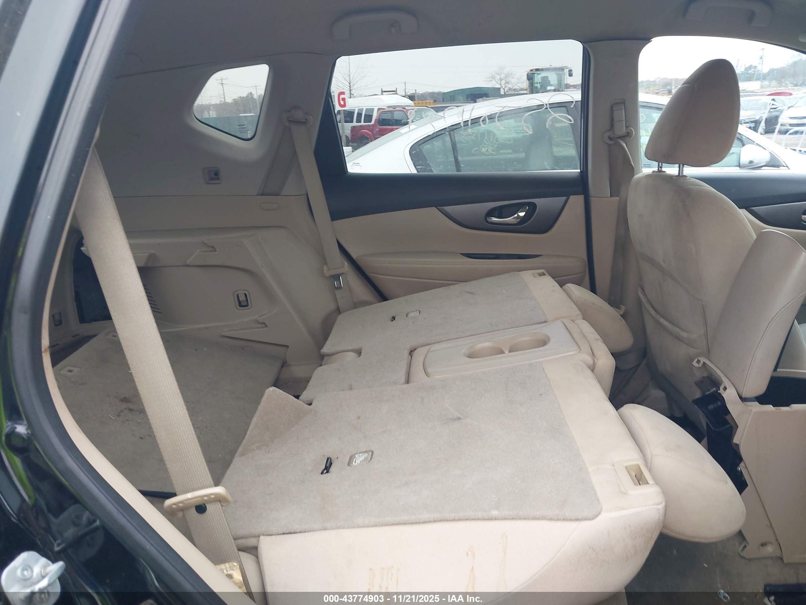 NISSAN ROGUE image 8