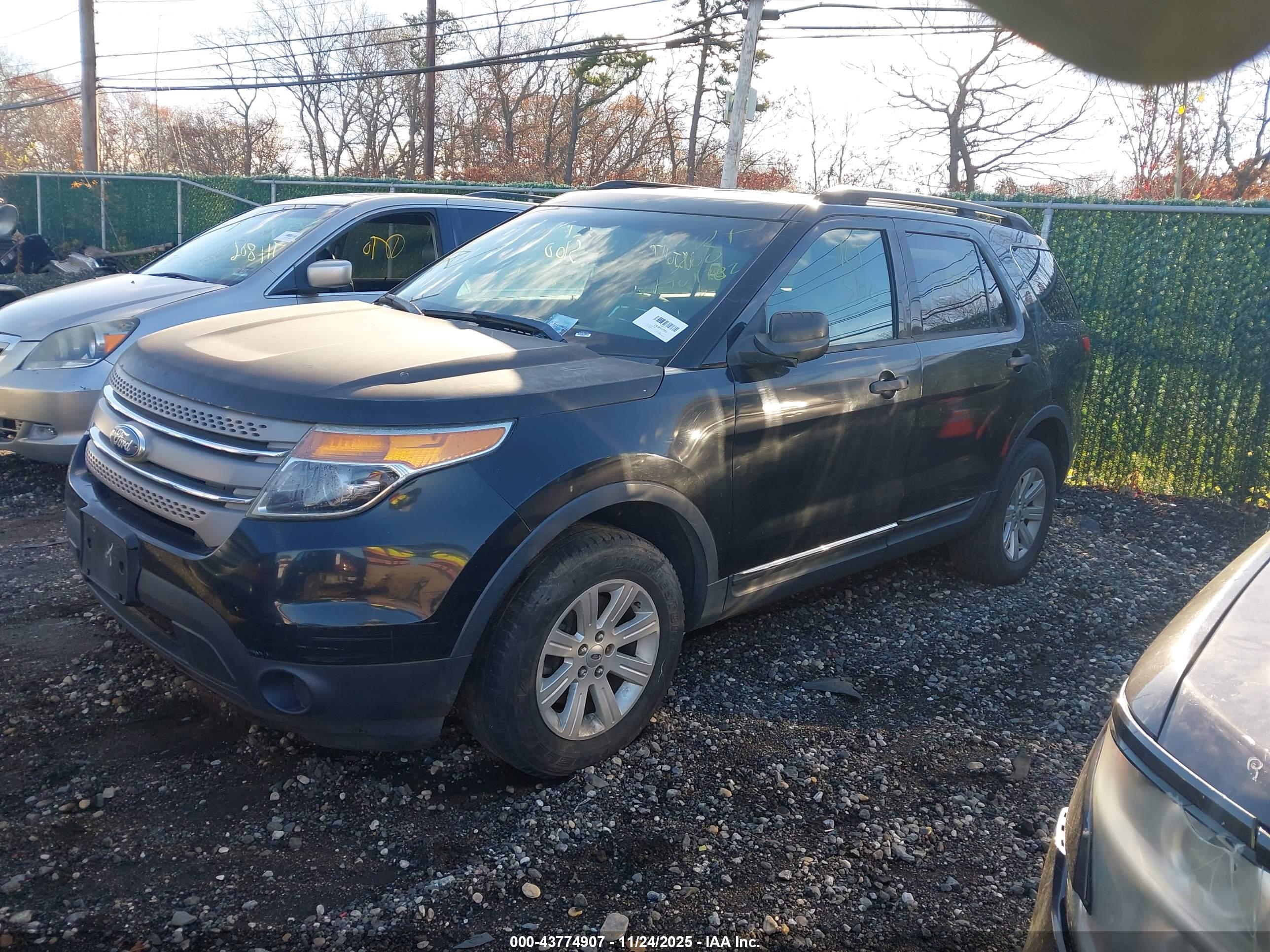FORD EXPLORER image 2