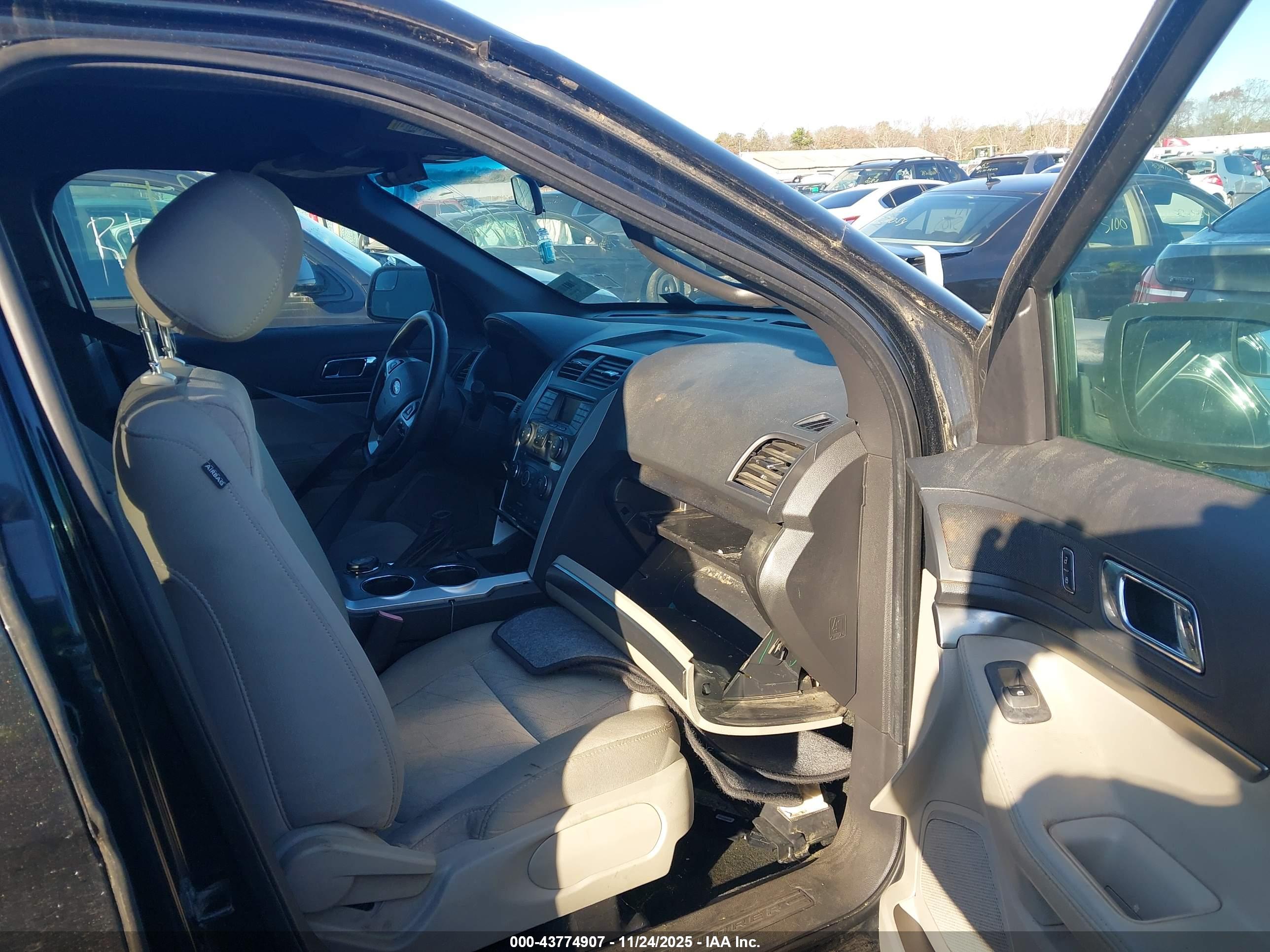 FORD EXPLORER image 5