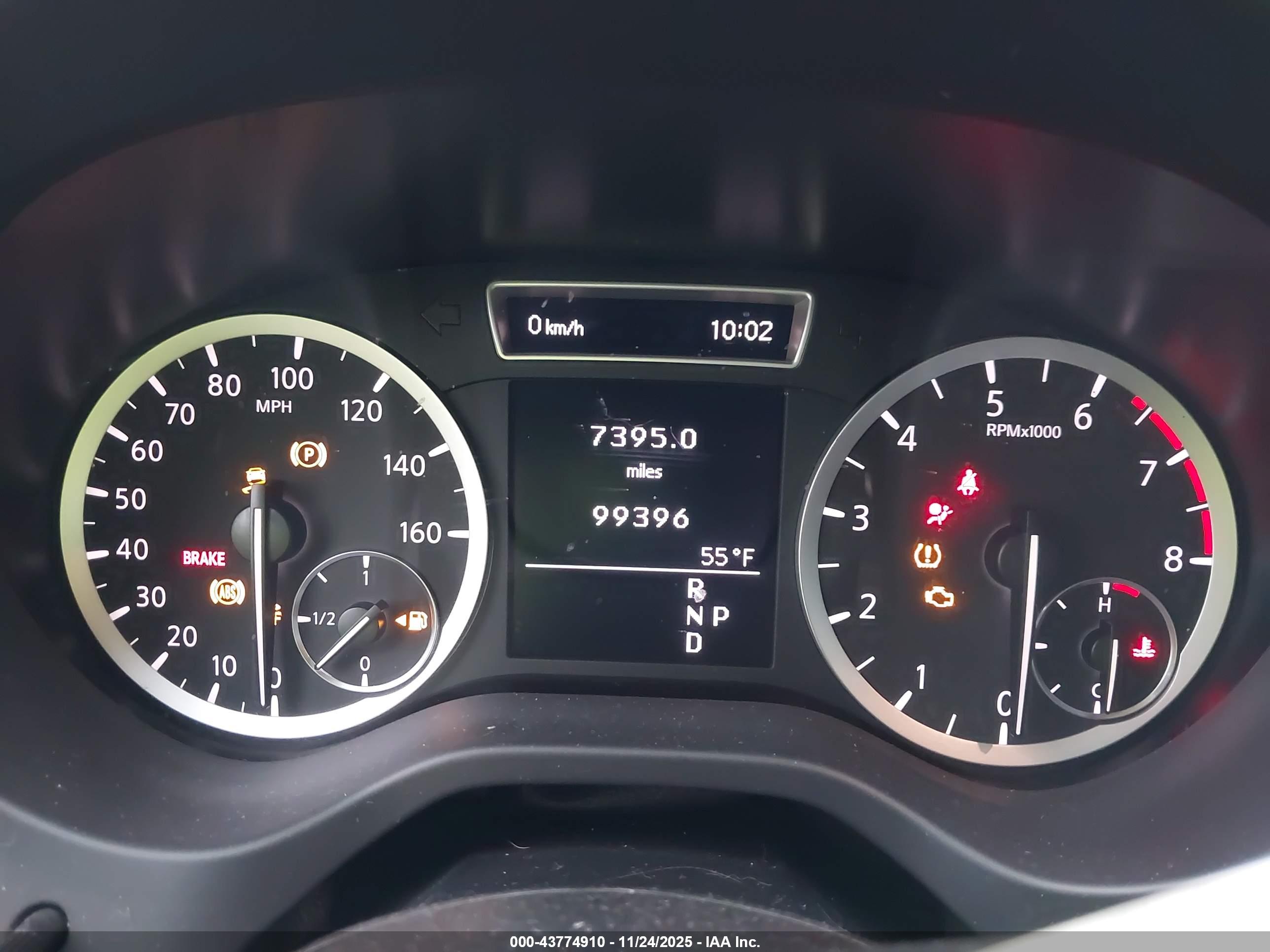 INFINITI QX30 image 7
