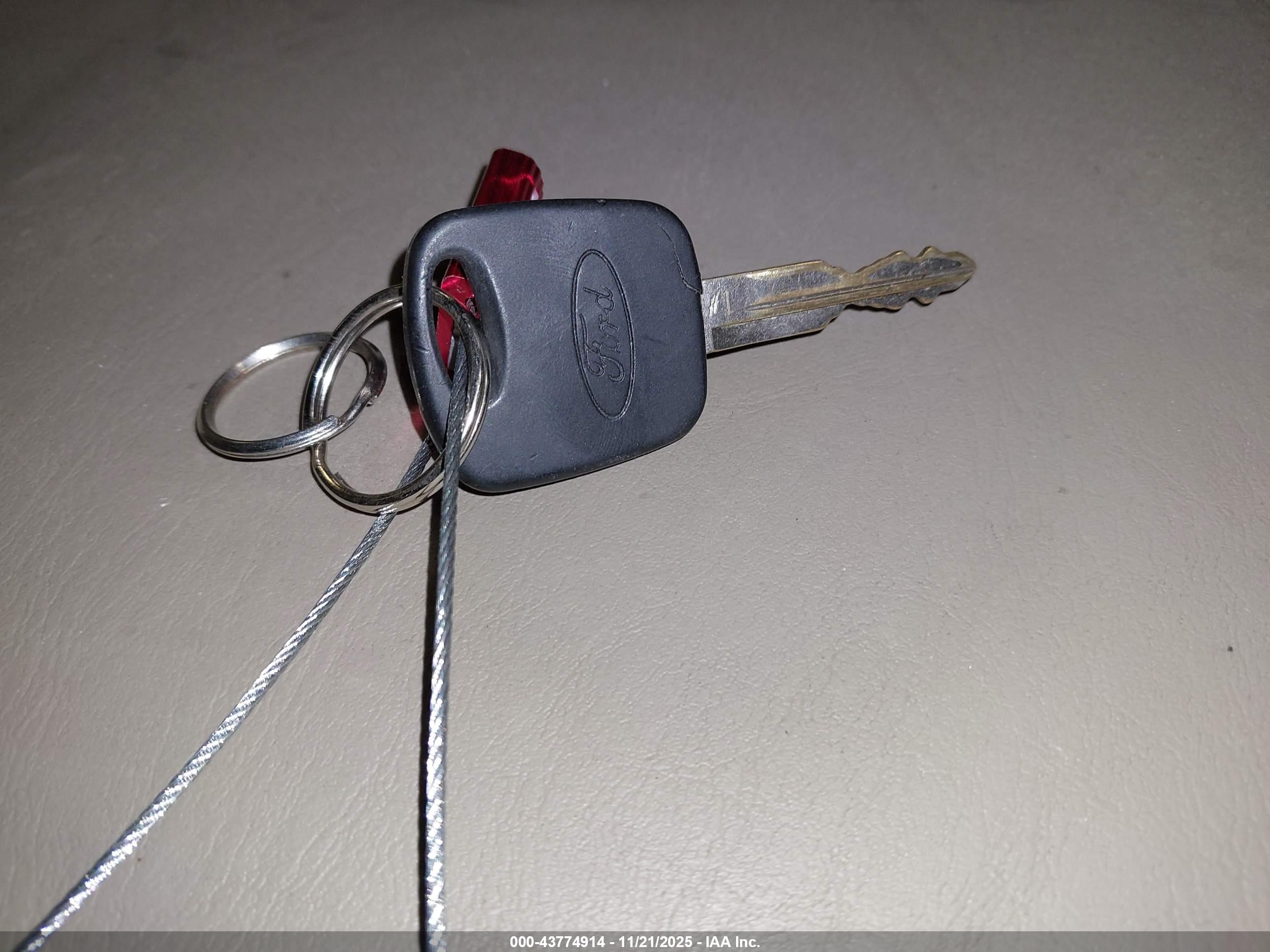 FORD ESCAPE image 11