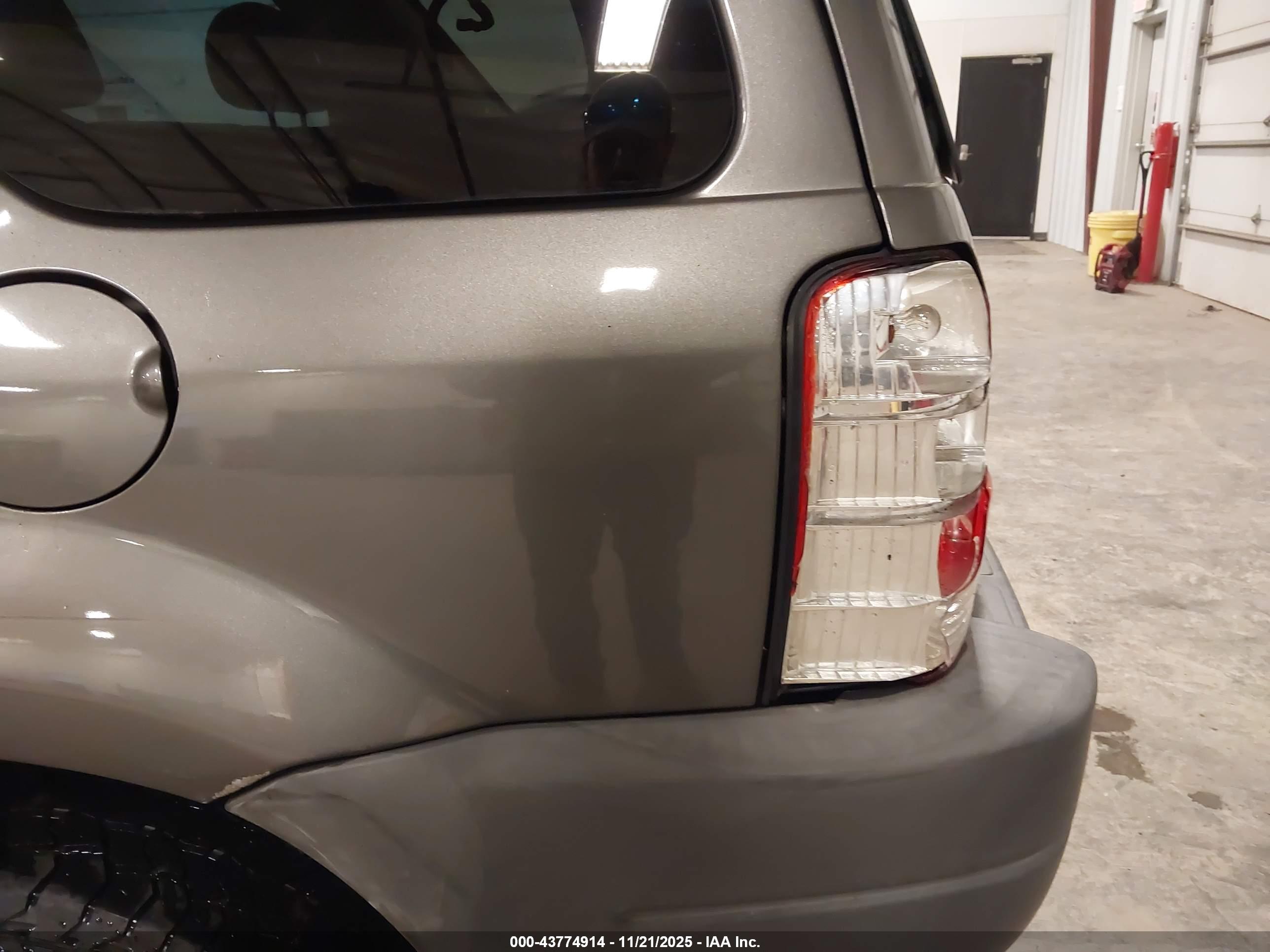 FORD ESCAPE image 6