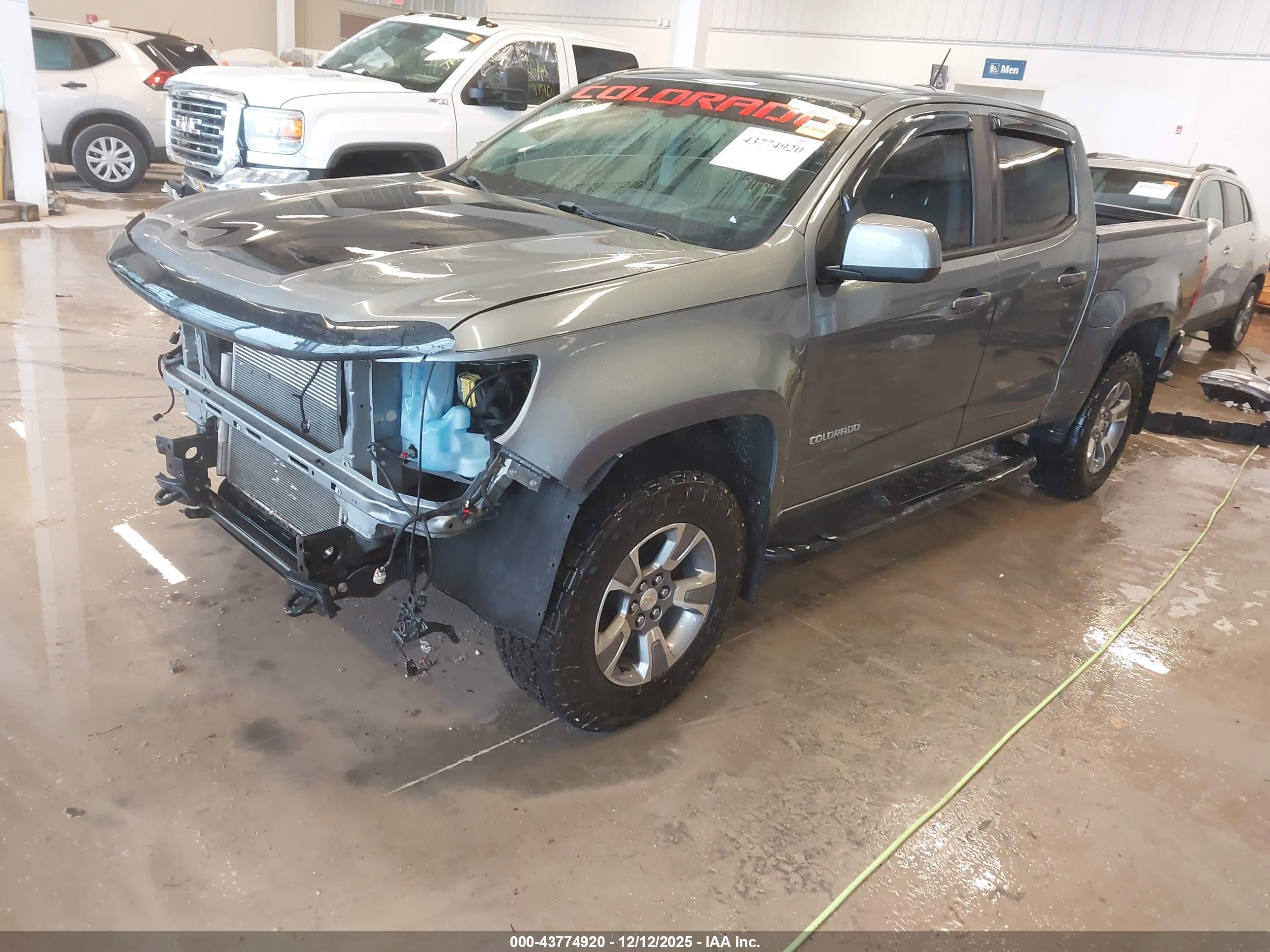 CHEVROLET COLORADO image 2