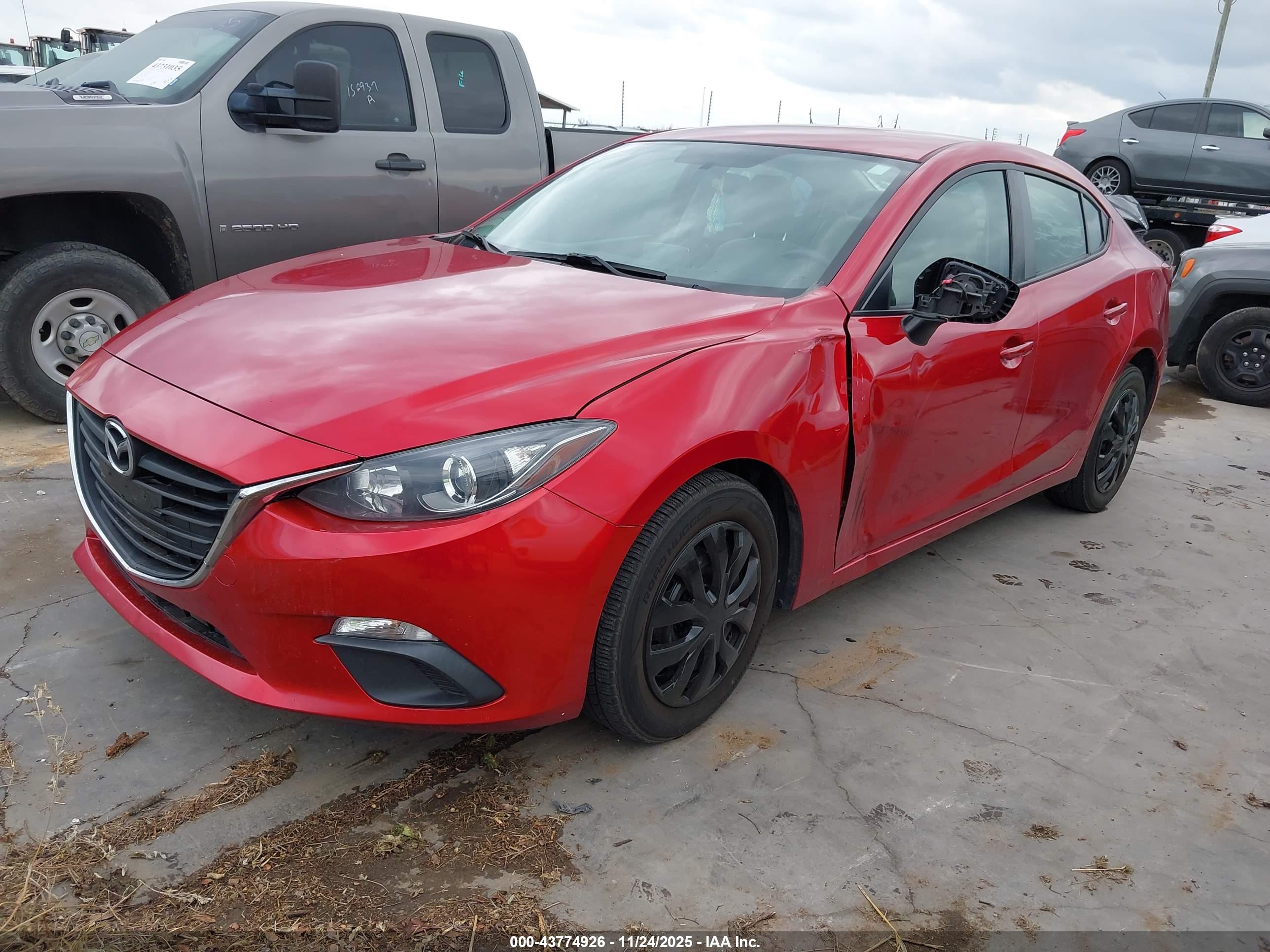 MAZDA MAZDA3 image 2