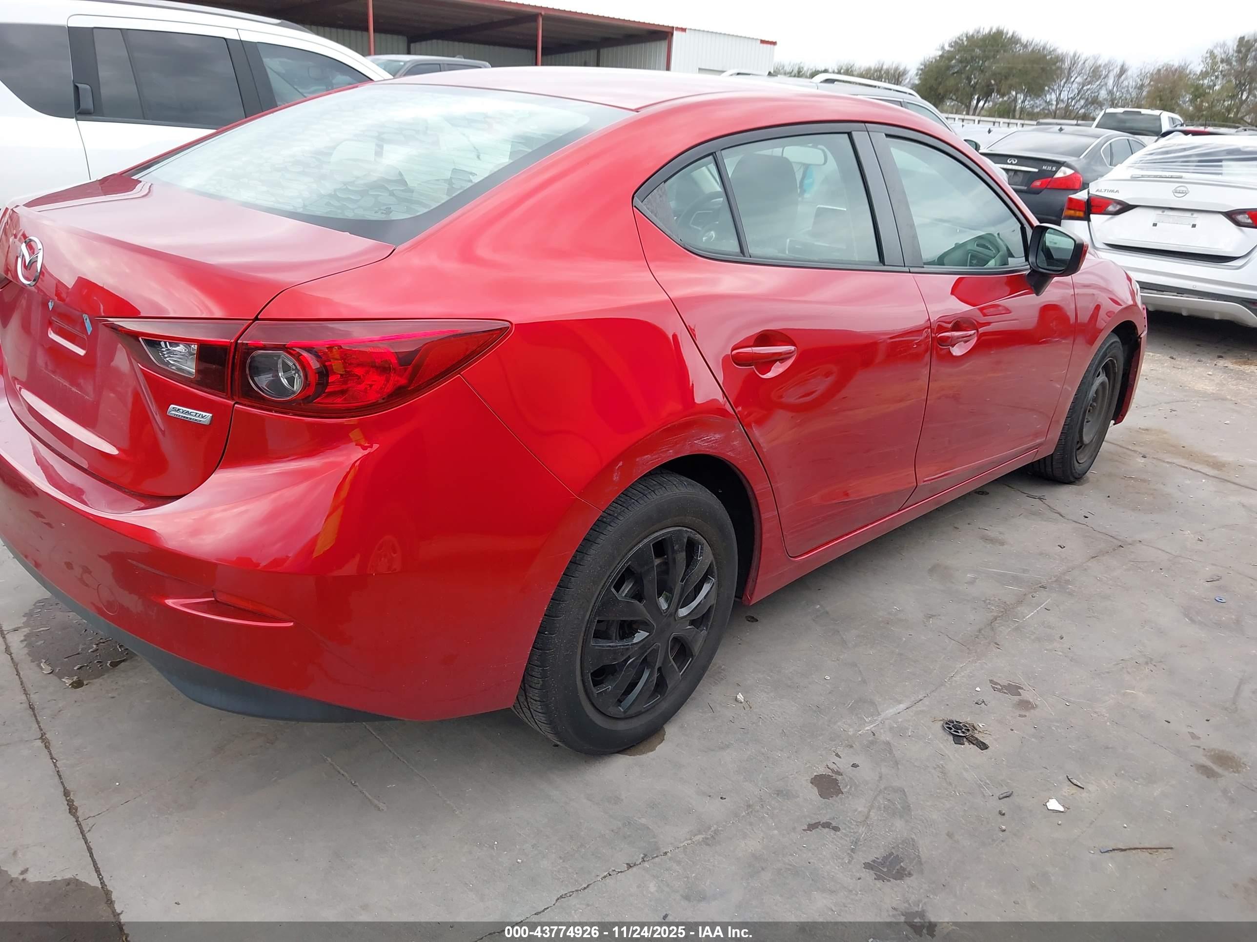 MAZDA MAZDA3 image 4