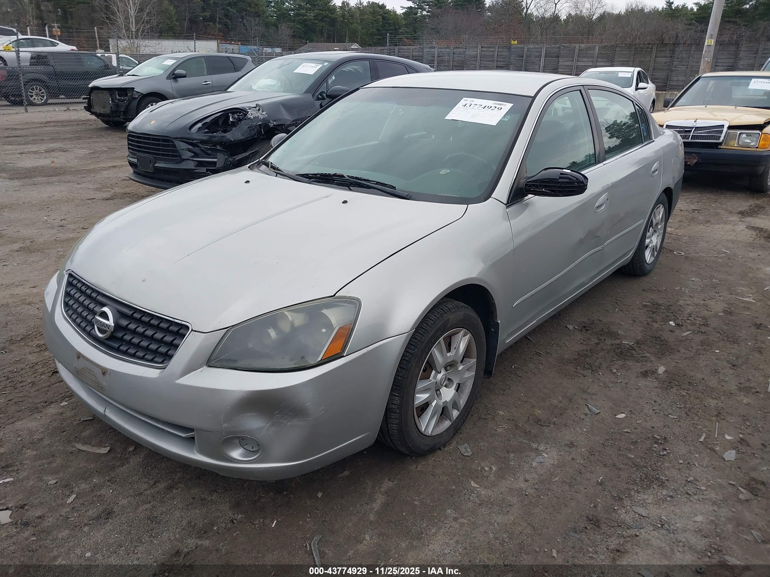 NISSAN ALTIMA image 2