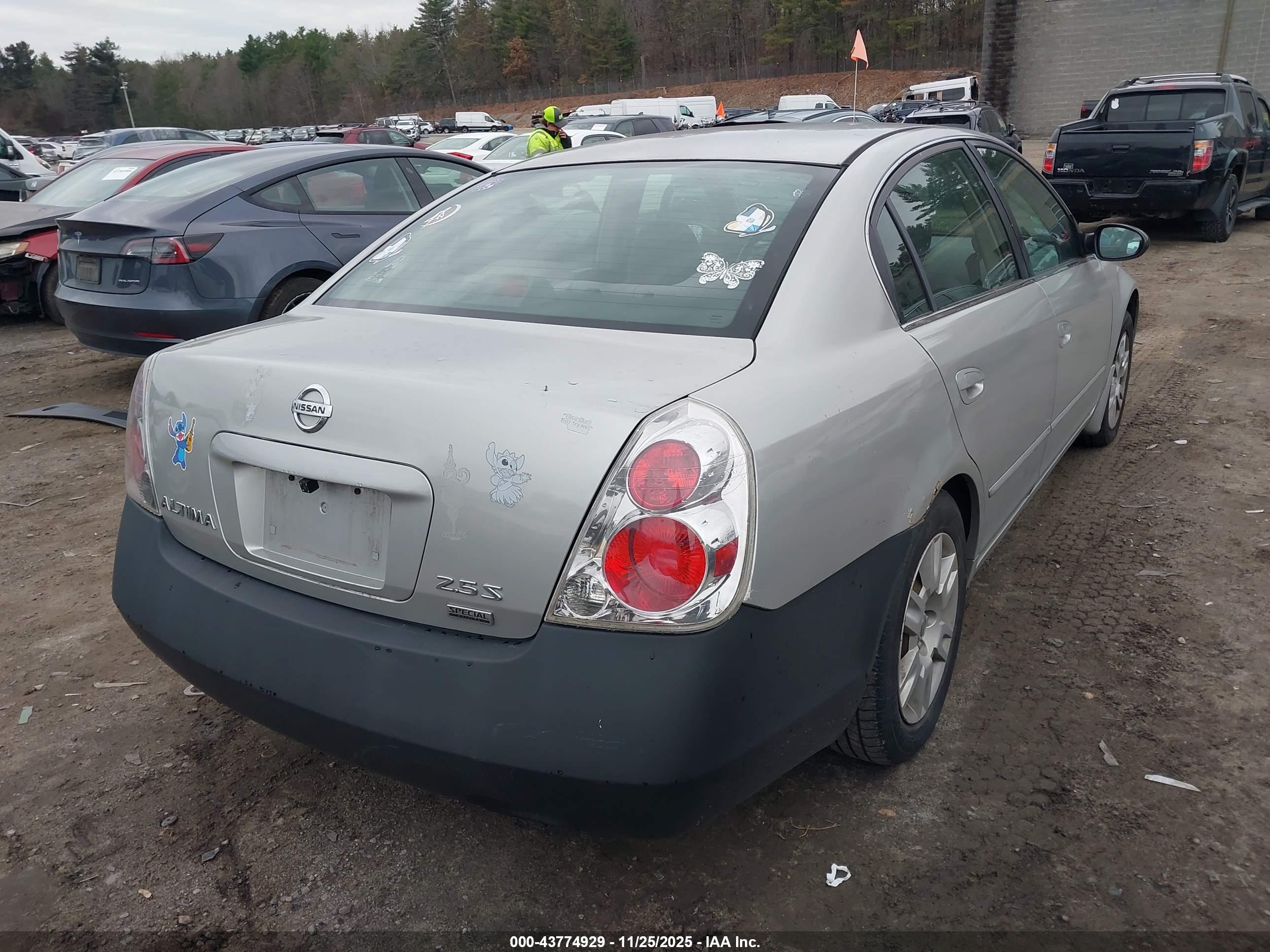 NISSAN ALTIMA image 4