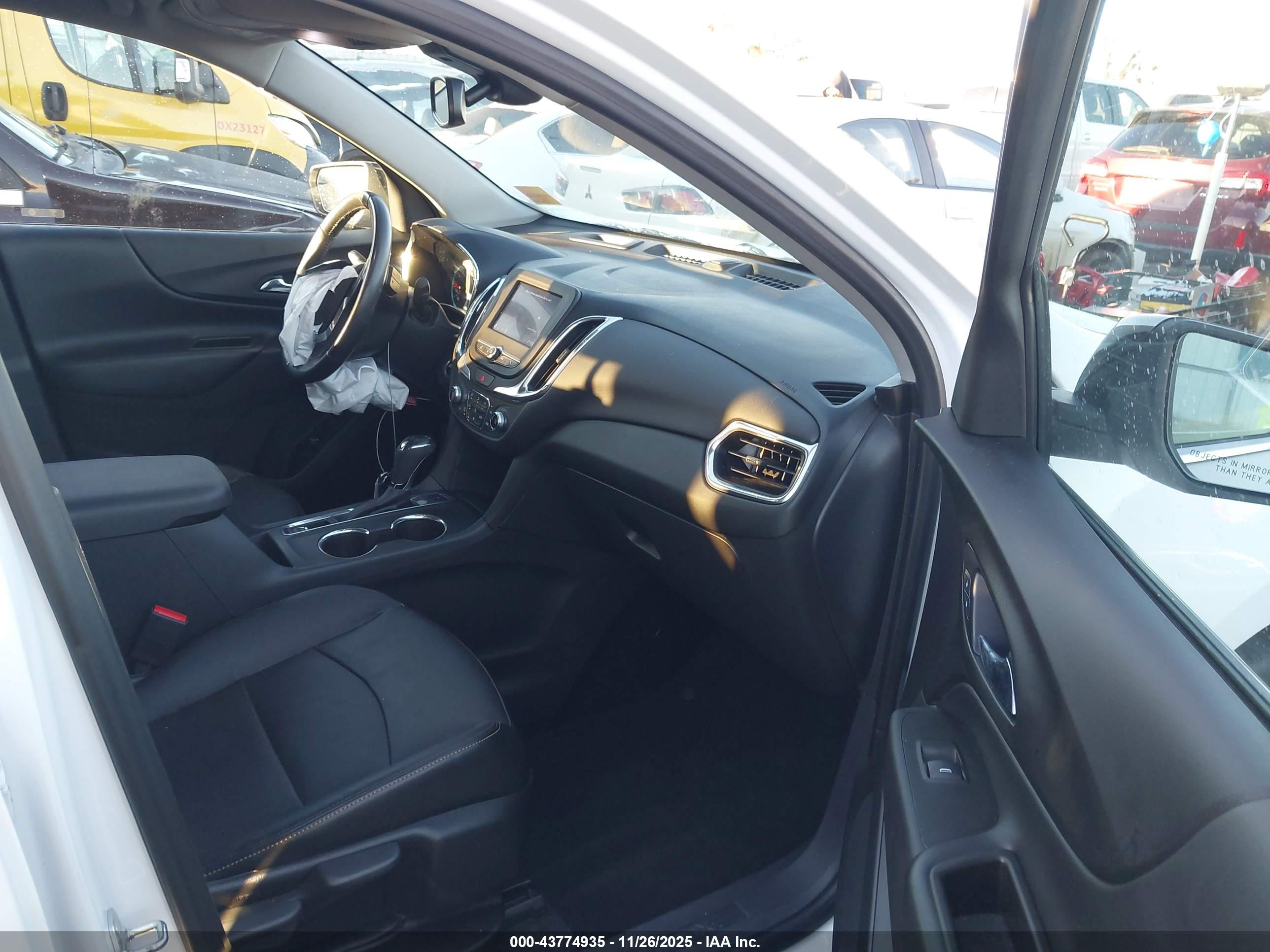 CHEVROLET EQUINOX image 5