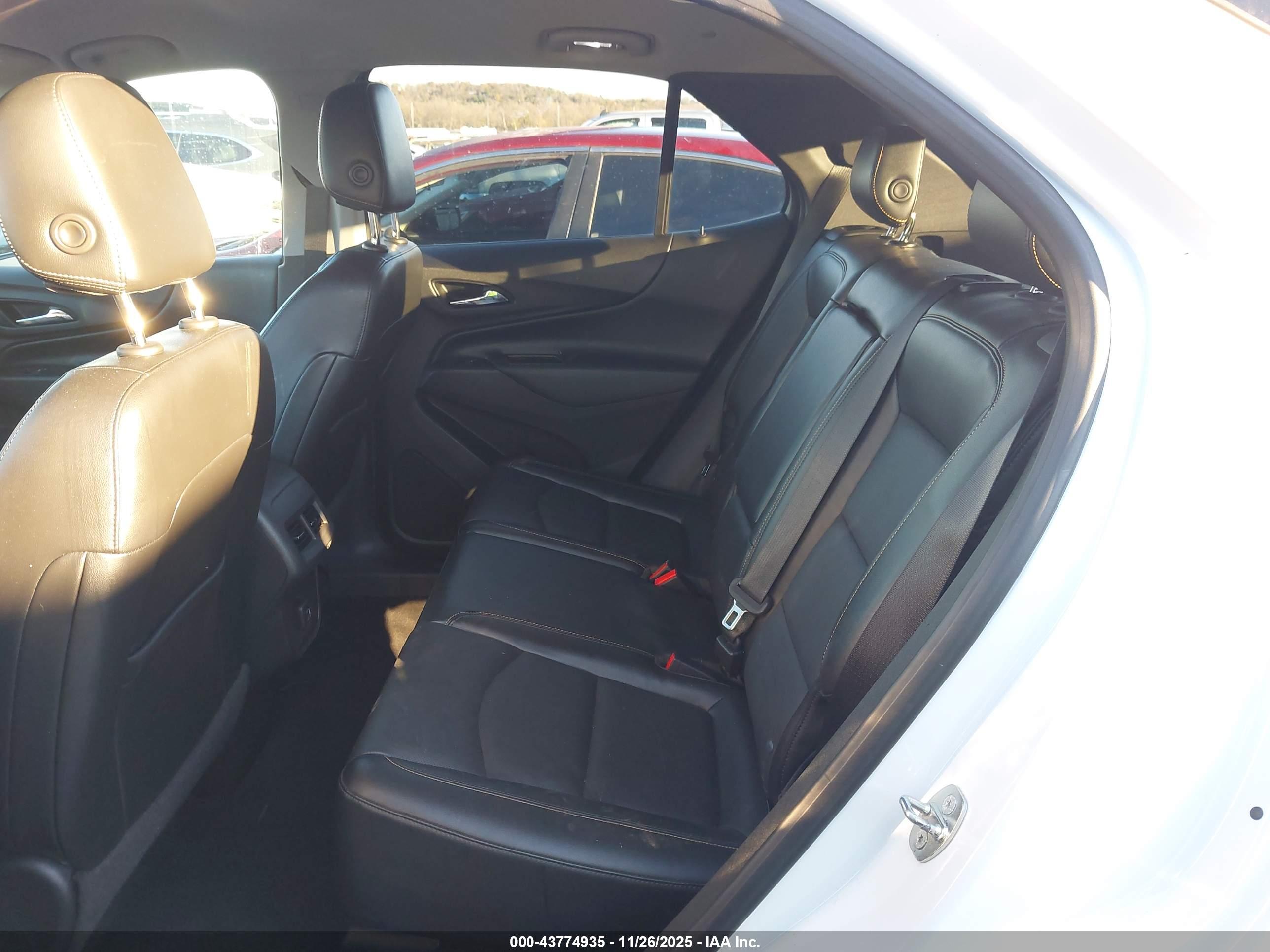 CHEVROLET EQUINOX image 8