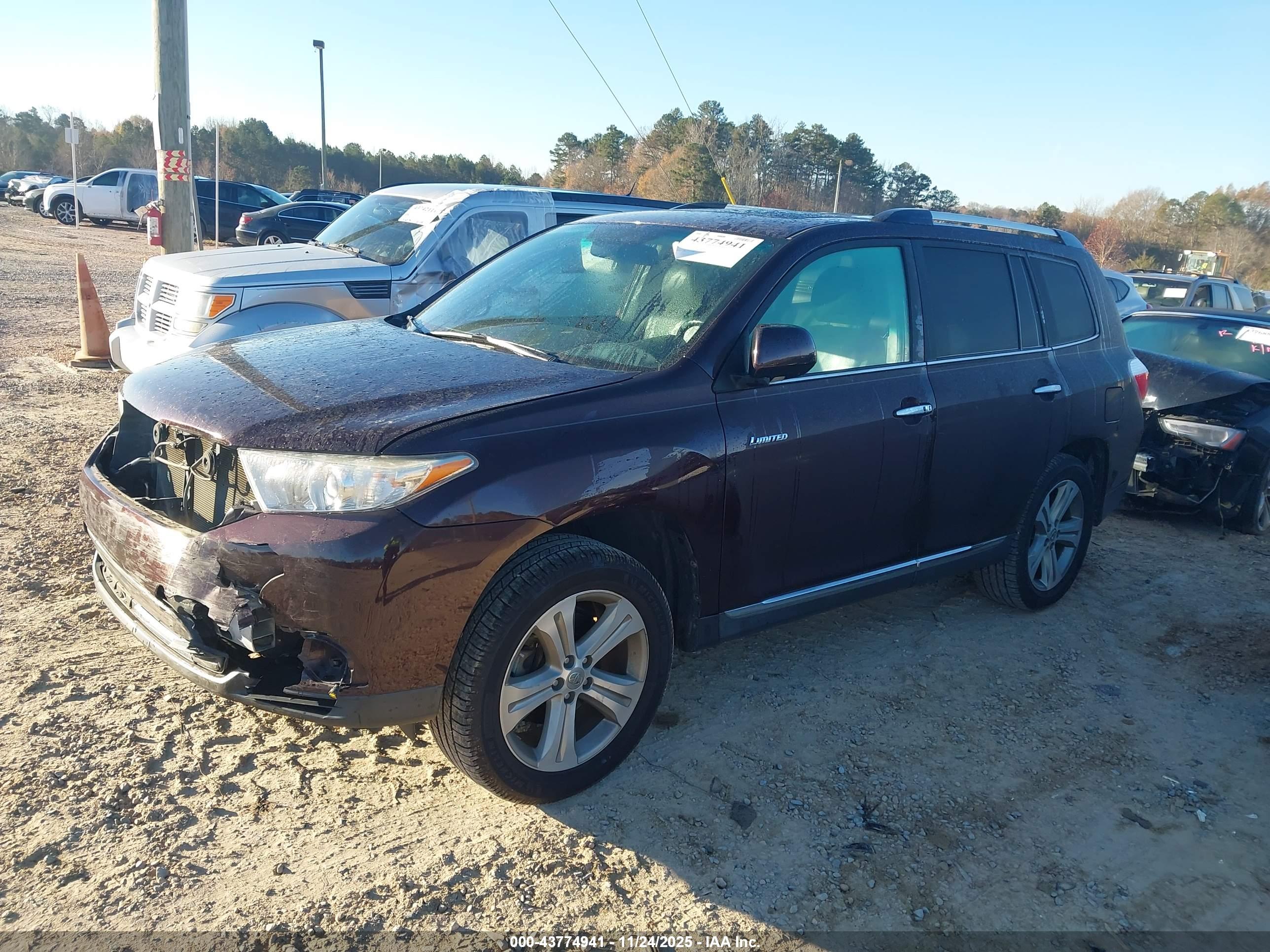 TOYOTA HIGHLANDER image 2