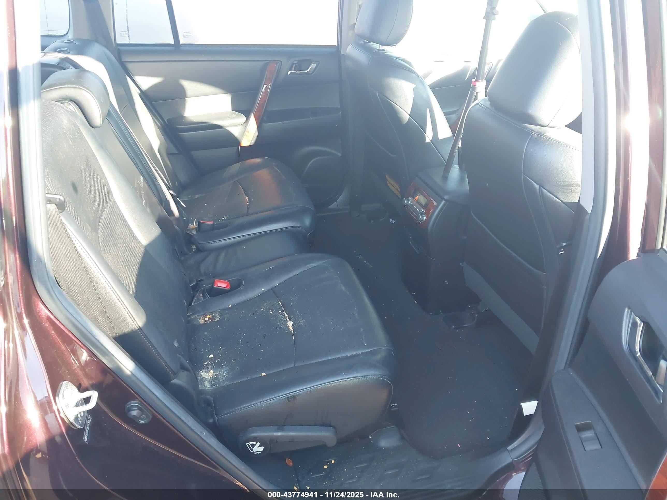 TOYOTA HIGHLANDER image 8
