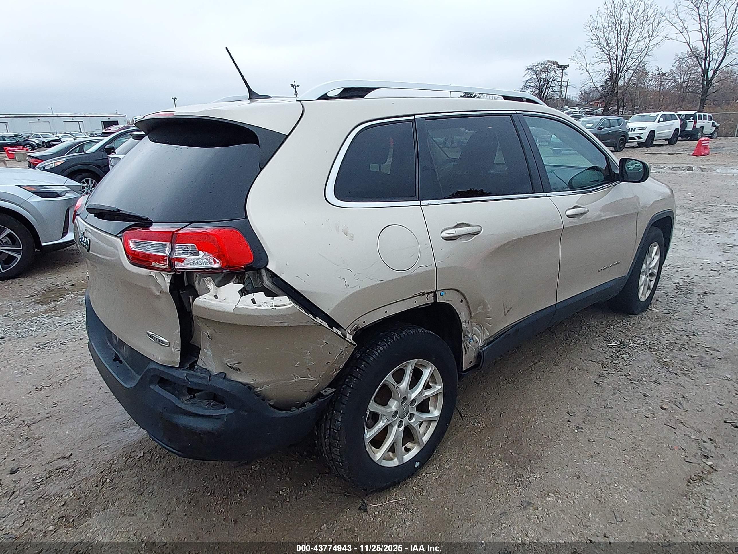 JEEP CHEROKEE image 4