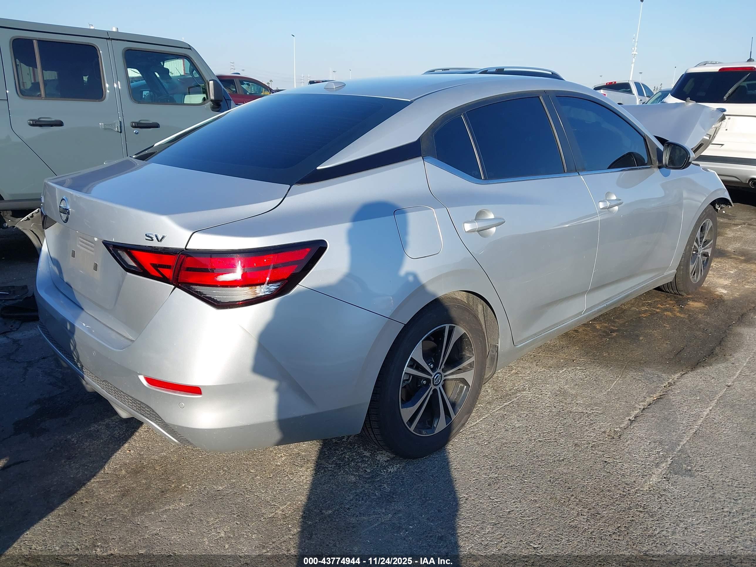 NISSAN SENTRA image 4