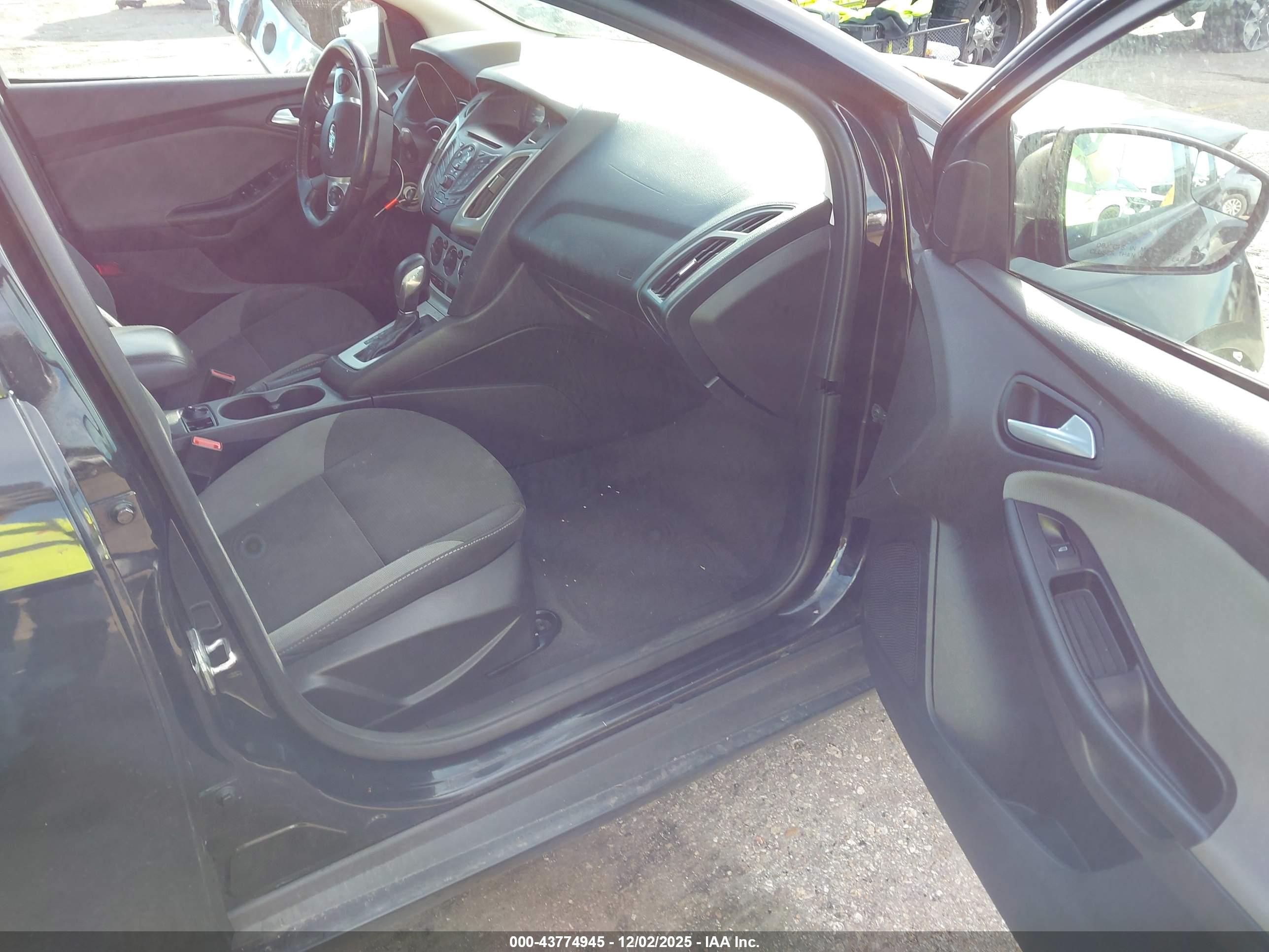 FORD FOCUS image 5