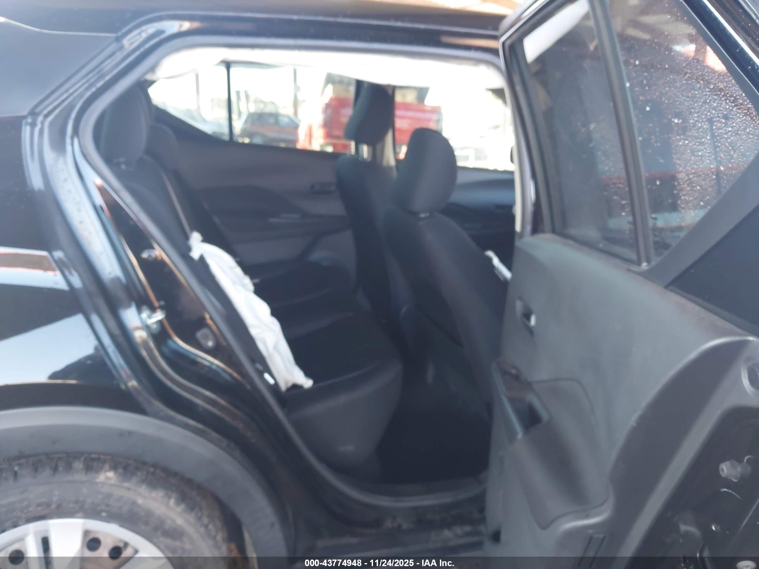 NISSAN KICKS image 8