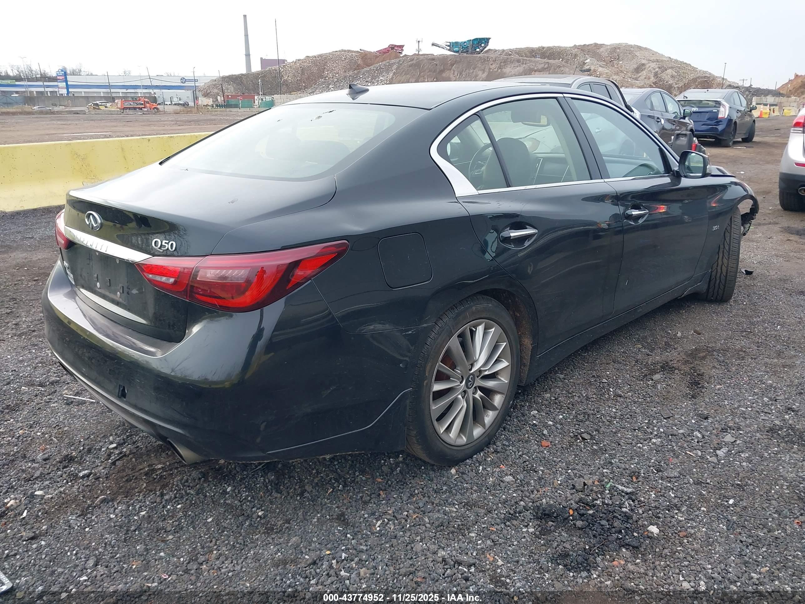 INFINITI Q50 image 4