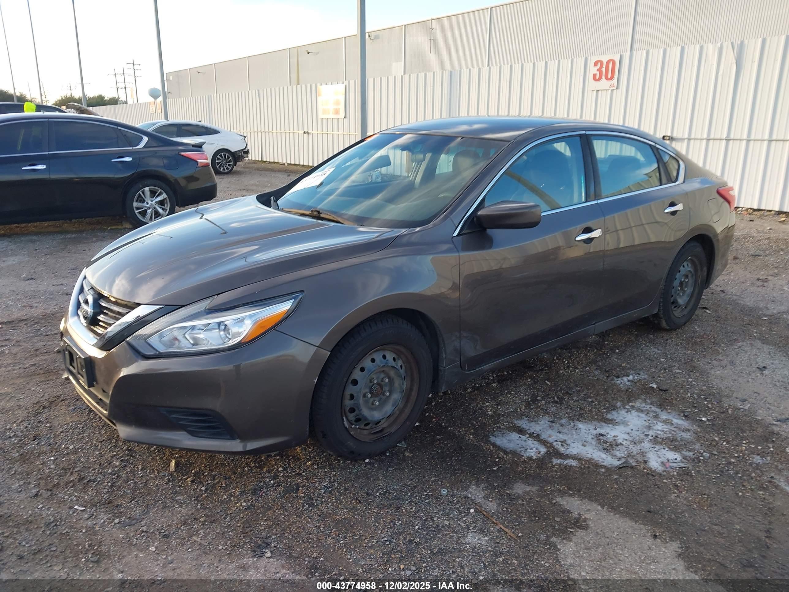 NISSAN ALTIMA image 2