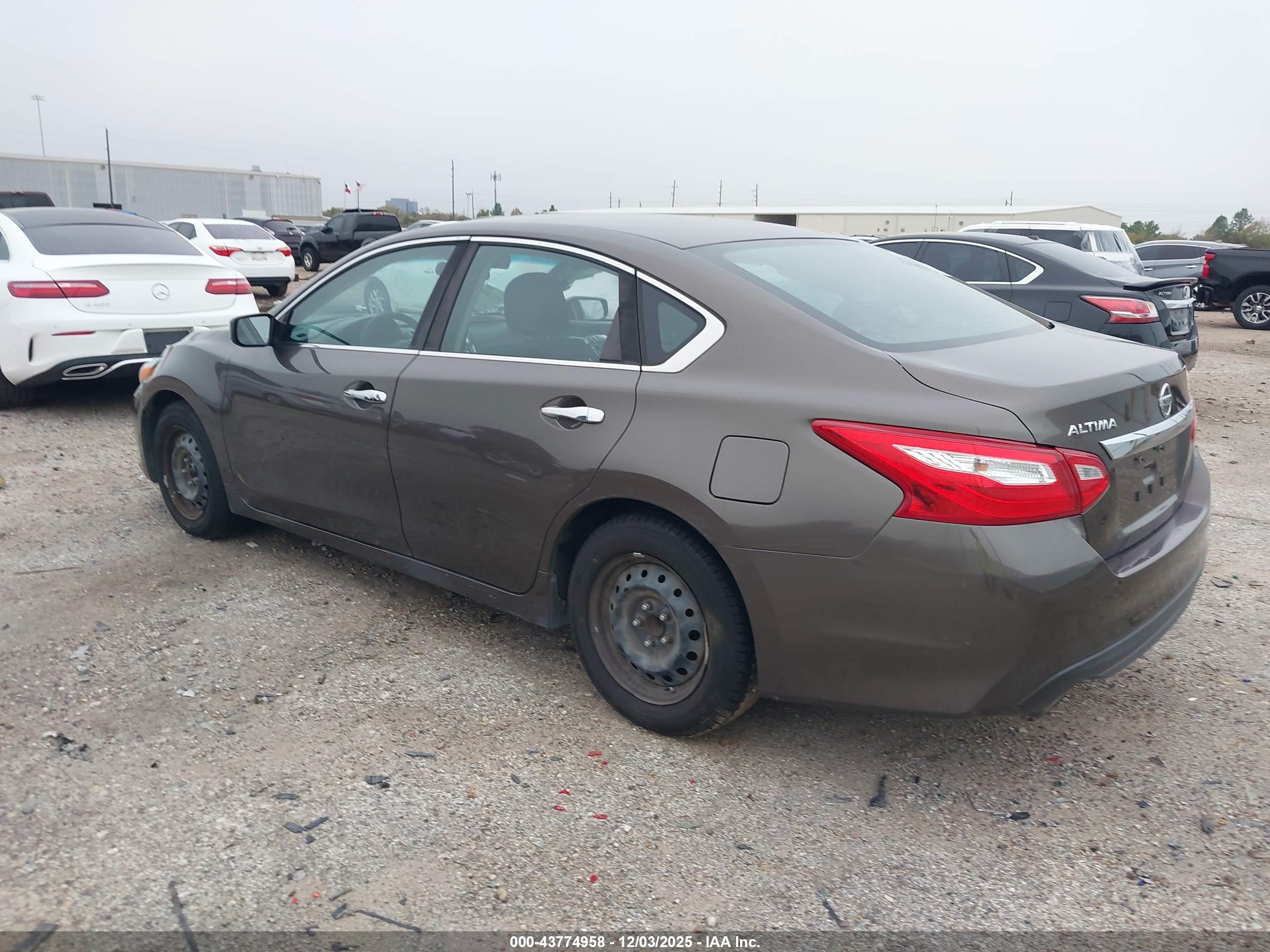 NISSAN ALTIMA image 3