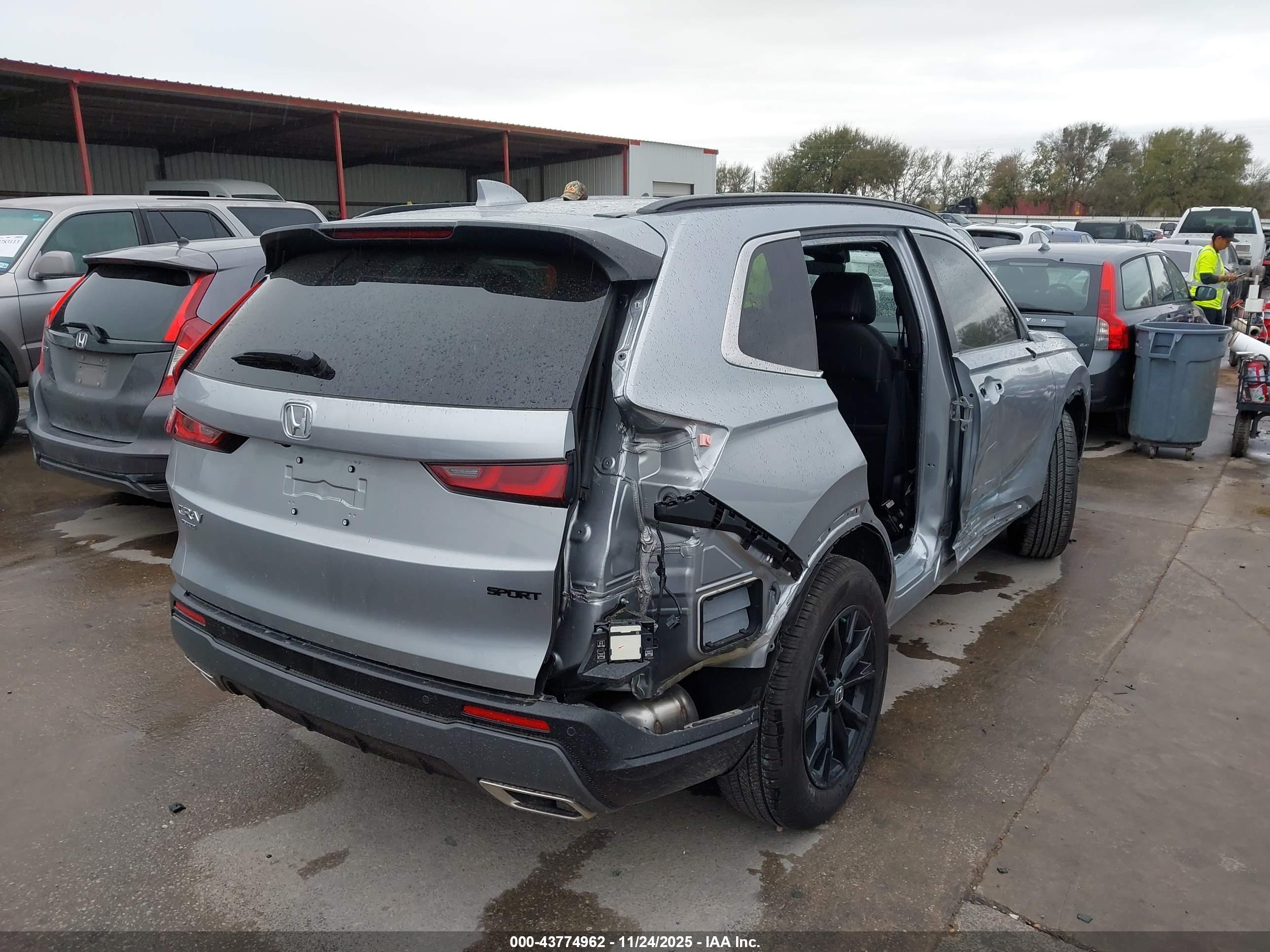 HONDA CR-V image 4