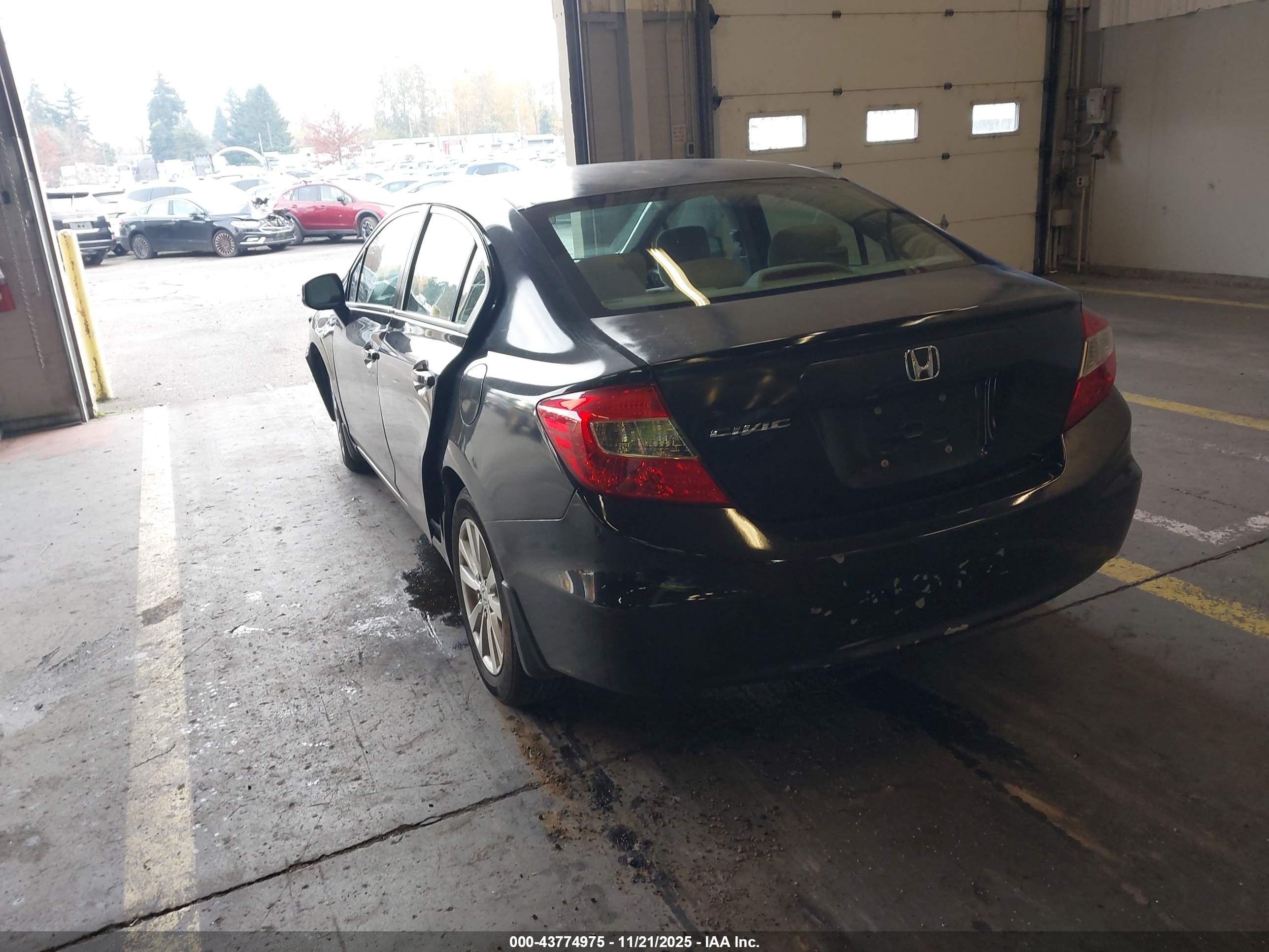 HONDA CIVIC image 3
