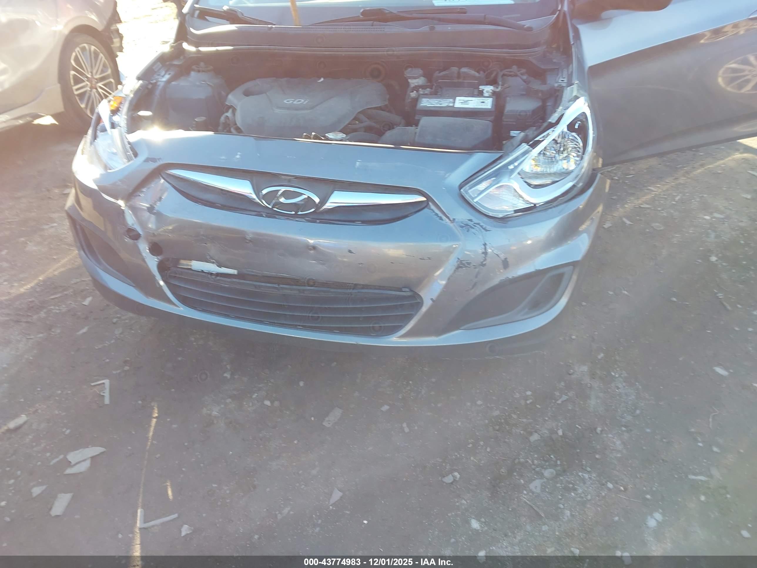 HYUNDAI ACCENT image 6