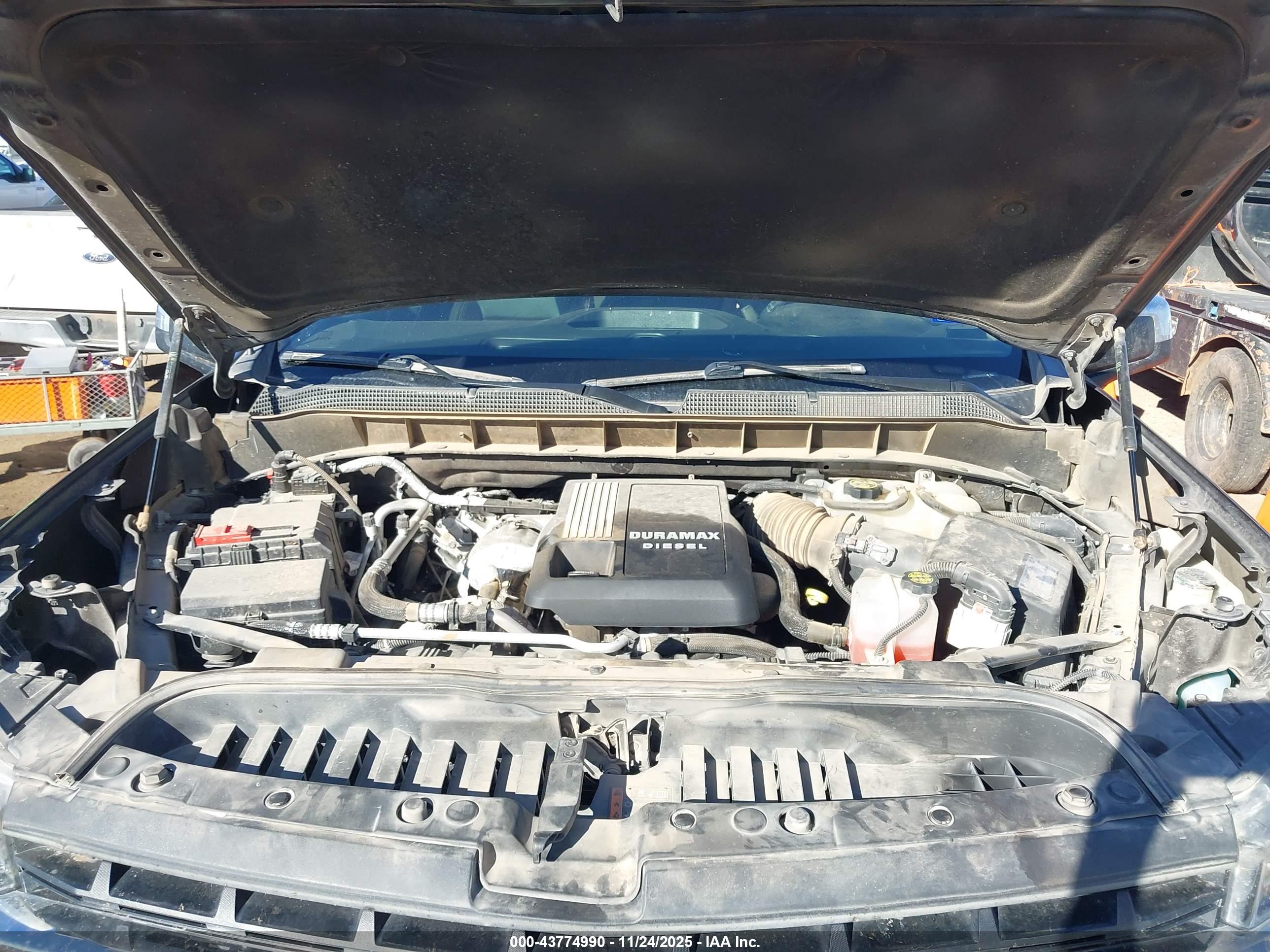 CHEVROLET SILVERADO image 10