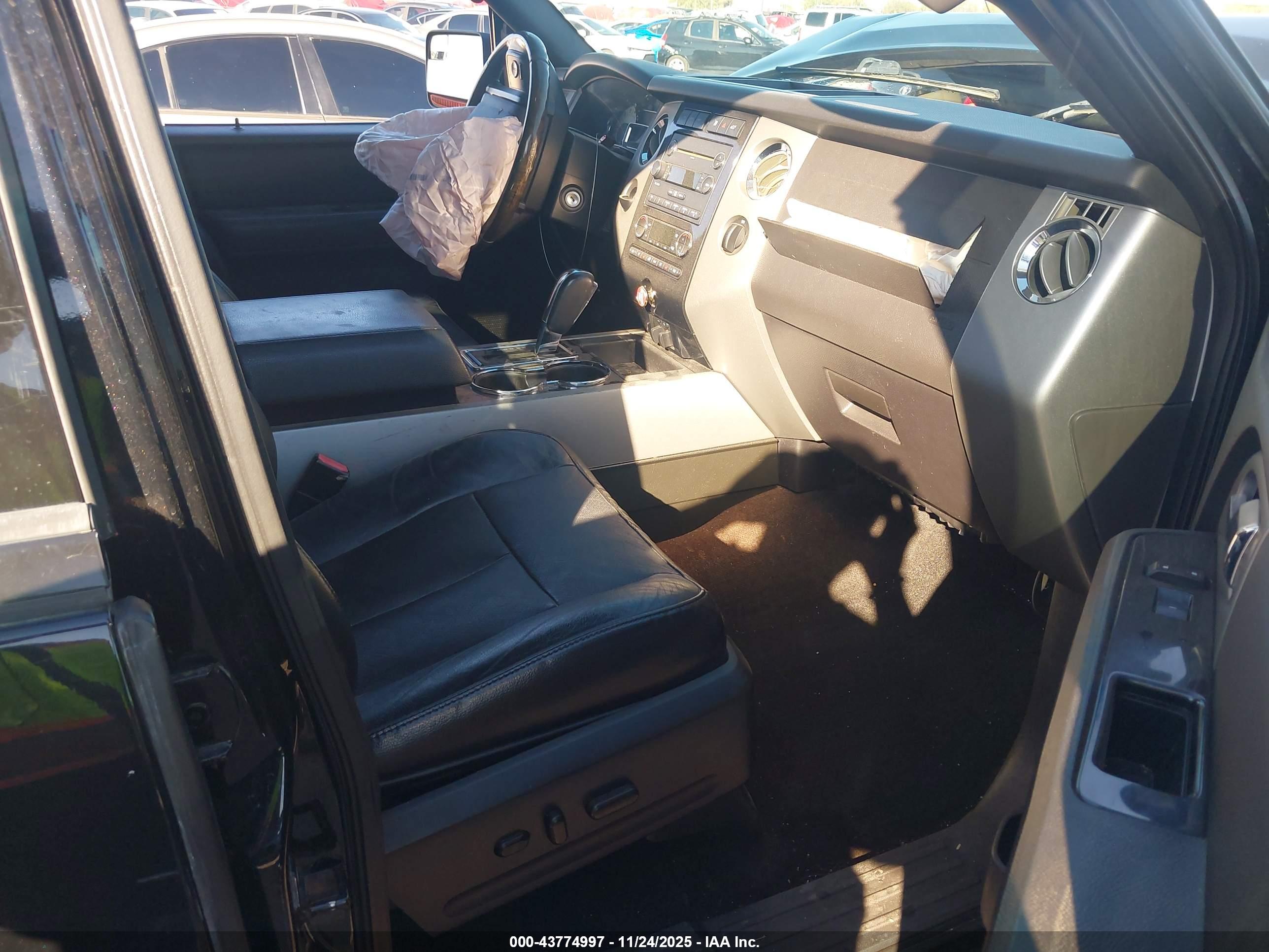 FORD EXPEDITION image 5