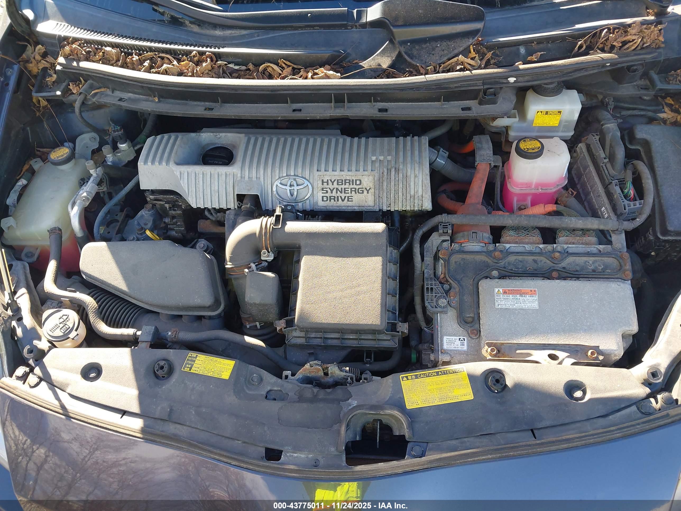 TOYOTA PRIUS image 10